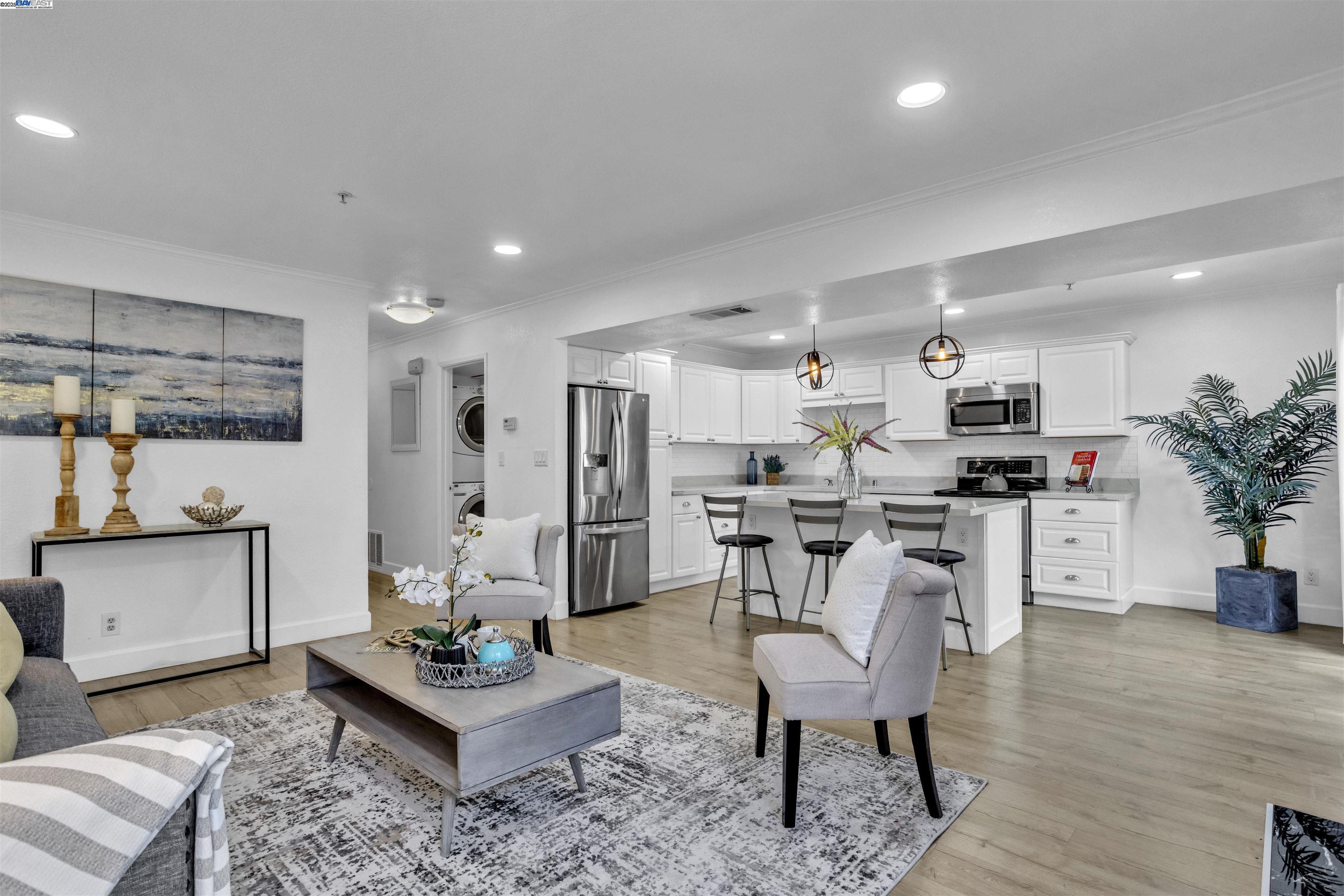 20340 Forest Ave # 4, Castro Valley, California 94546, 3 Bedrooms Bedrooms, 5 Rooms Rooms,2 BathroomsBathrooms,Residential,For Sale,20340 Forest Ave # 4,41100151