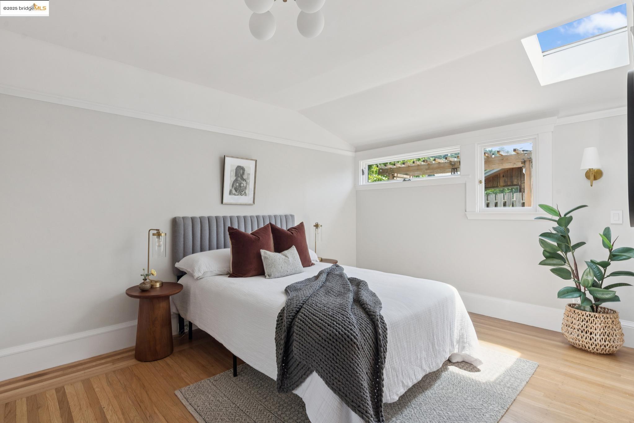 2181 Andrews St, Oakland, California 94611, 4 Bedrooms Bedrooms, 9 Rooms Rooms,3 BathroomsBathrooms,Residential,For Sale,2181 Andrews St,41100155