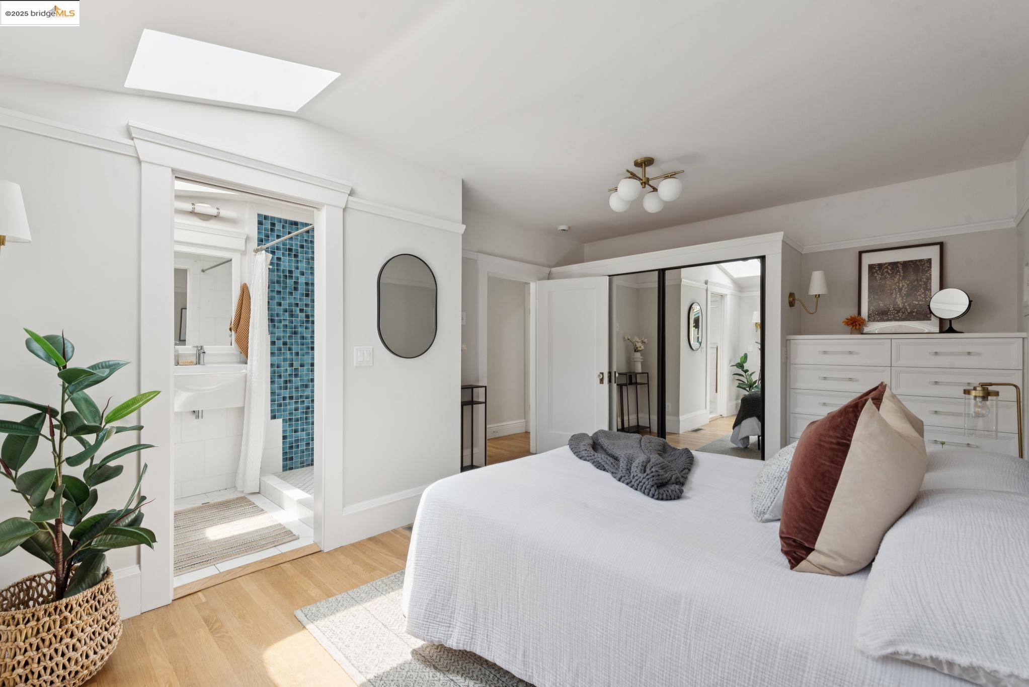 2181 Andrews St, Oakland, California 94611, 4 Bedrooms Bedrooms, 9 Rooms Rooms,3 BathroomsBathrooms,Residential,For Sale,2181 Andrews St,41100155