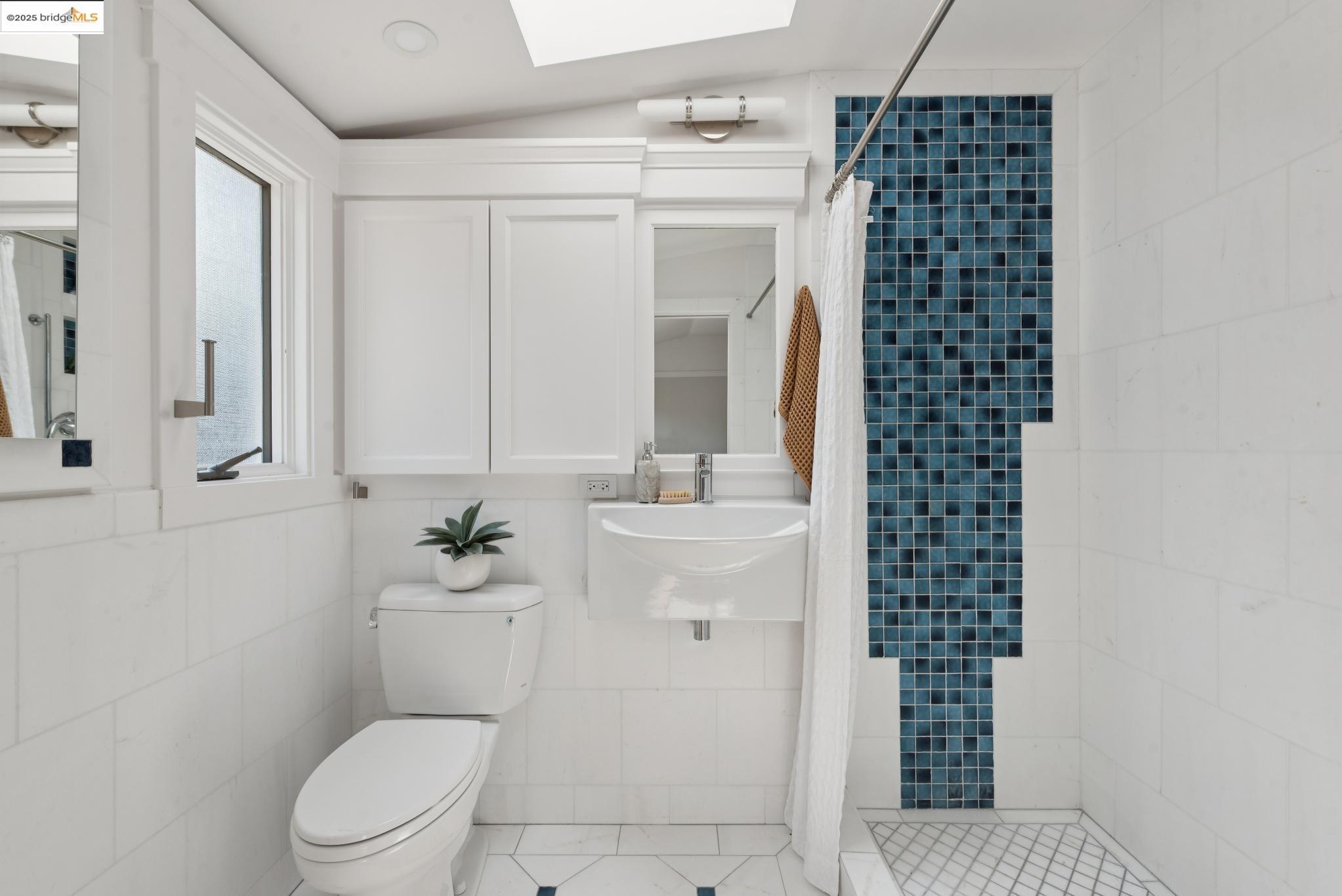 2181 Andrews St, Oakland, California 94611, 4 Bedrooms Bedrooms, 9 Rooms Rooms,3 BathroomsBathrooms,Residential,For Sale,2181 Andrews St,41100155