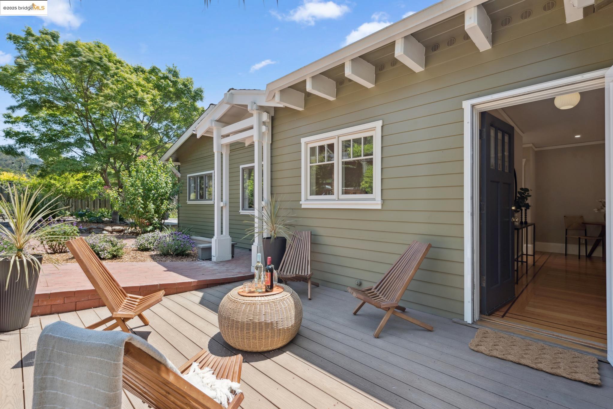 2181 Andrews St, Oakland, California 94611, 4 Bedrooms Bedrooms, 9 Rooms Rooms,3 BathroomsBathrooms,Residential,For Sale,2181 Andrews St,41100155
