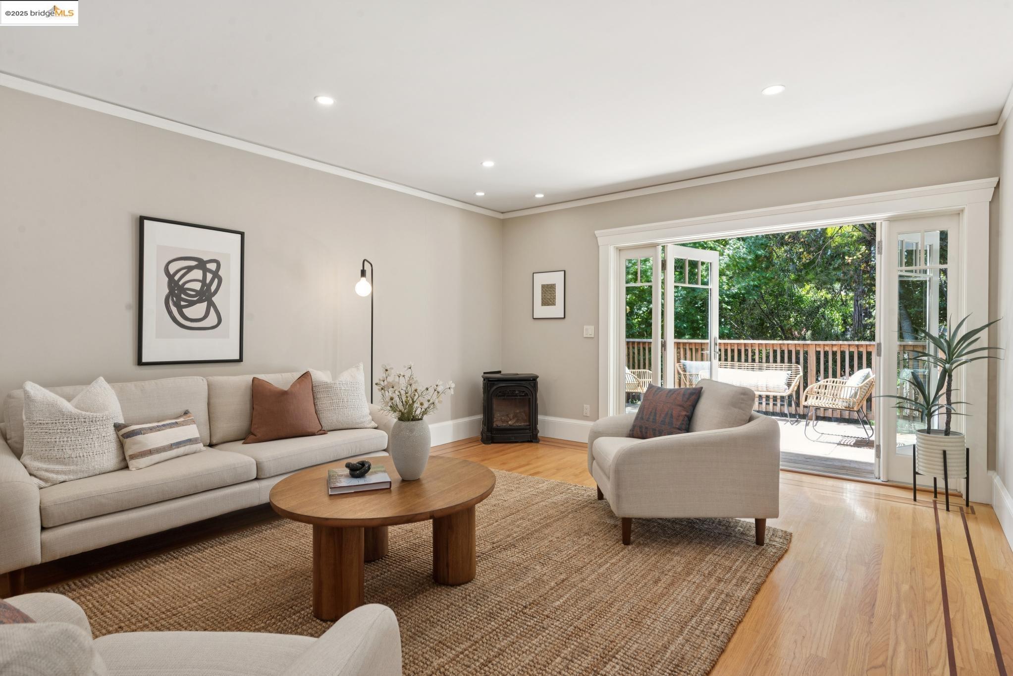 2181 Andrews St, Oakland, California 94611, 4 Bedrooms Bedrooms, 9 Rooms Rooms,3 BathroomsBathrooms,Residential,For Sale,2181 Andrews St,41100155