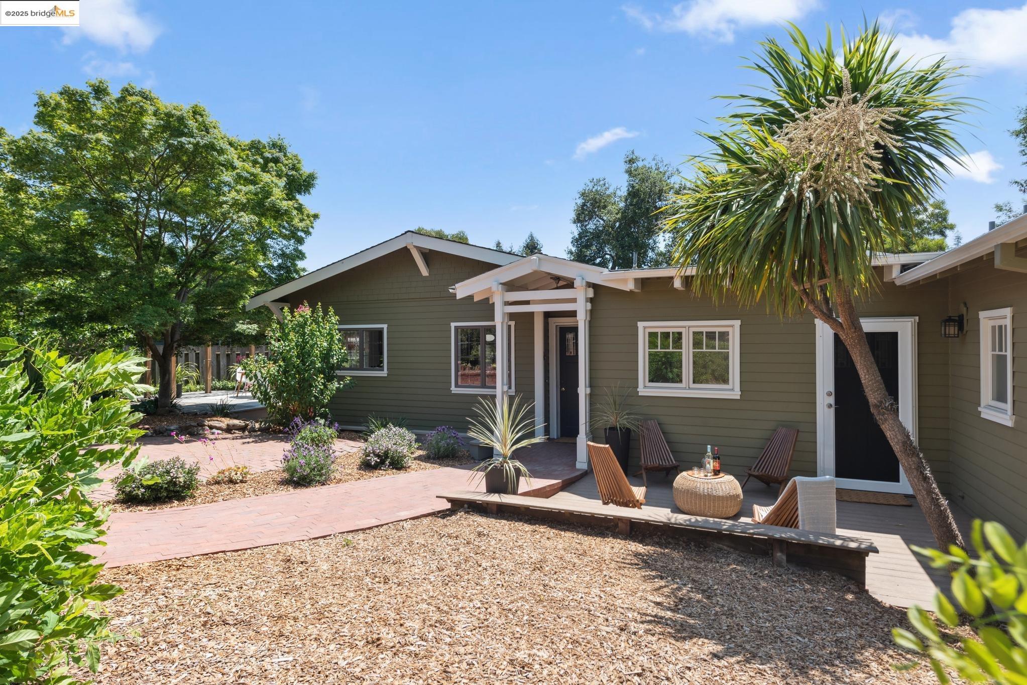 2181 Andrews St, Oakland, California 94611, 4 Bedrooms Bedrooms, 9 Rooms Rooms,3 BathroomsBathrooms,Residential,For Sale,2181 Andrews St,41100155