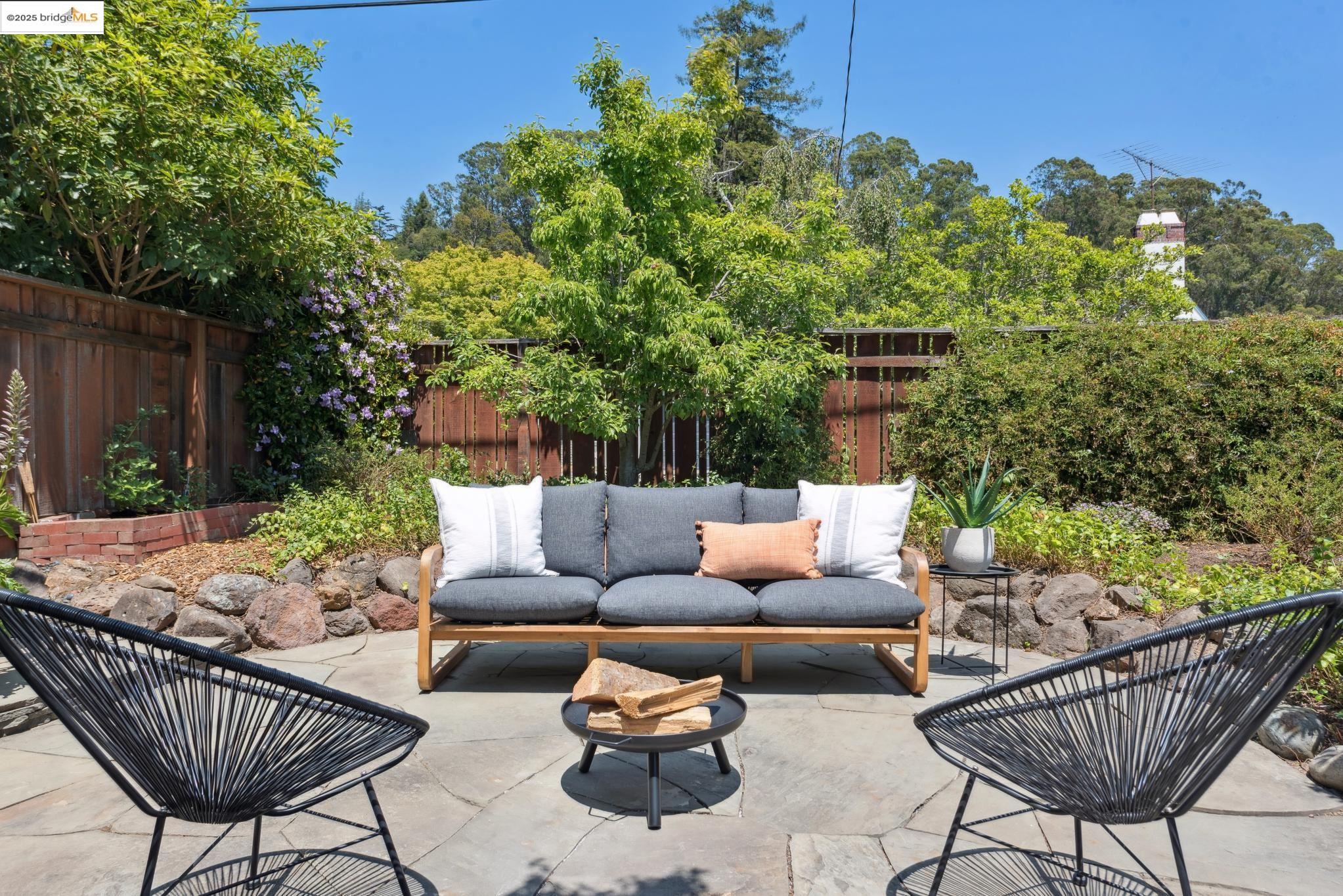 2181 Andrews St, Oakland, California 94611, 4 Bedrooms Bedrooms, 9 Rooms Rooms,3 BathroomsBathrooms,Residential,For Sale,2181 Andrews St,41100155