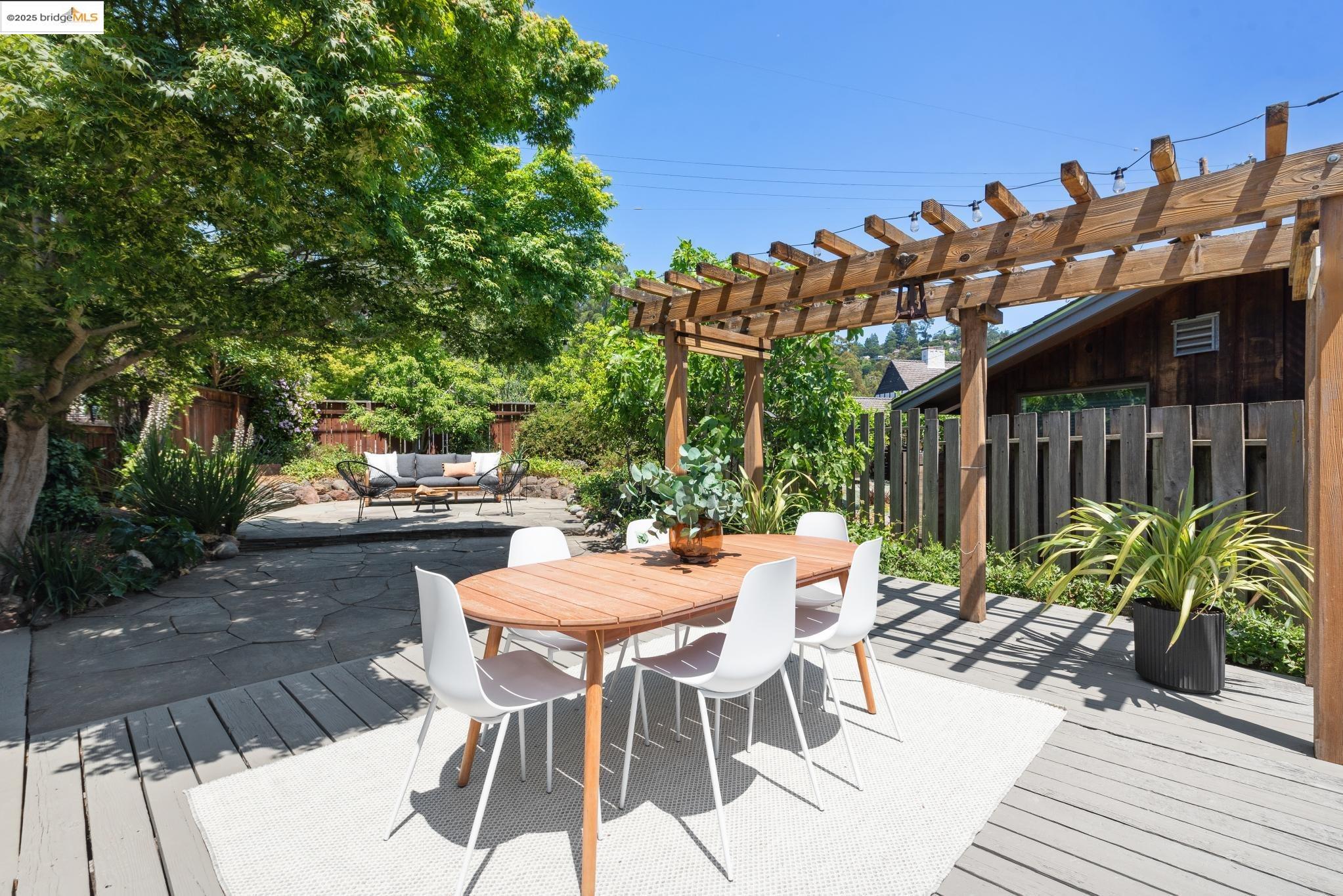 2181 Andrews St, Oakland, California 94611, 4 Bedrooms Bedrooms, 9 Rooms Rooms,3 BathroomsBathrooms,Residential,For Sale,2181 Andrews St,41100155