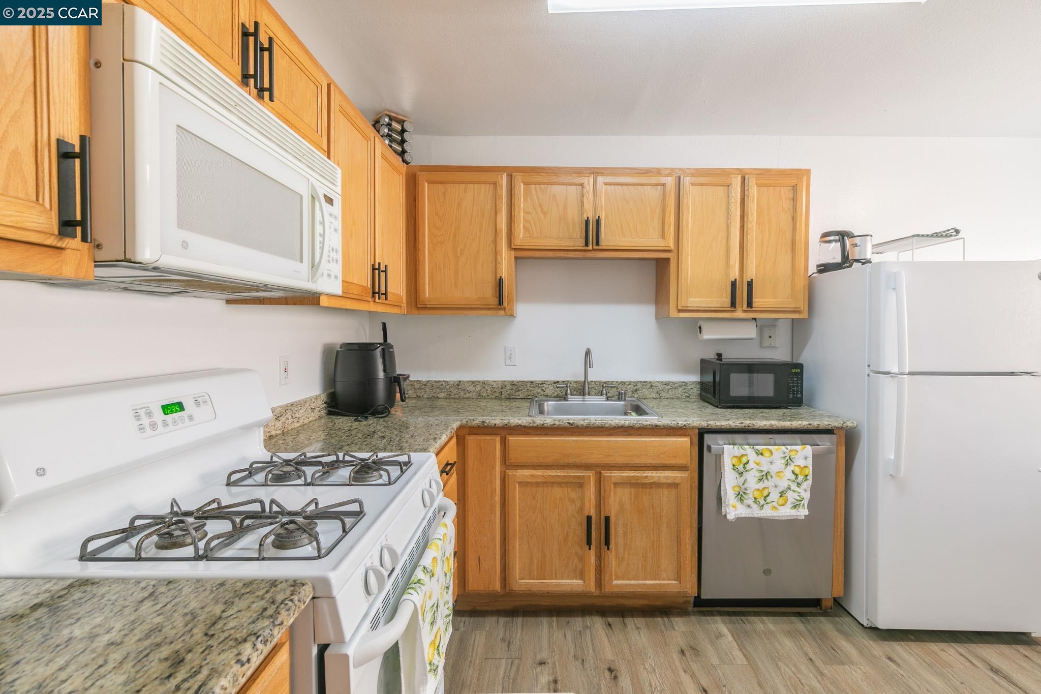 1366 Callen St # B, Vacaville, California 95688, 2 Bedrooms Bedrooms, 4 Rooms Rooms,1 BathroomBathrooms,Residential,For Sale,1366 Callen St # B,41100159