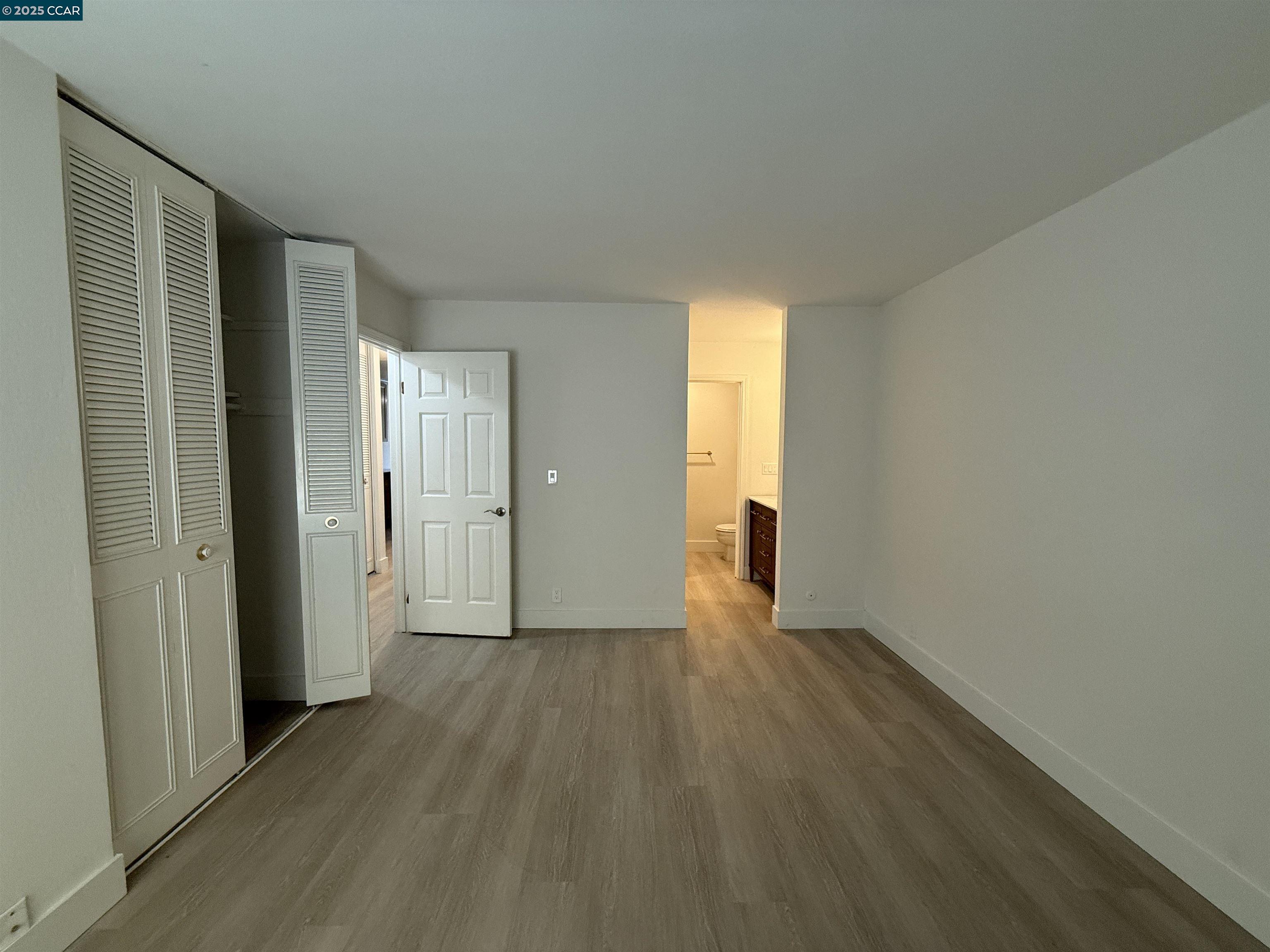 Detail Gallery Image 8 of 14 For 2564 Walnut Blvd #108,  Walnut Creek,  CA 94596 - 2 Beds | 2 Baths
