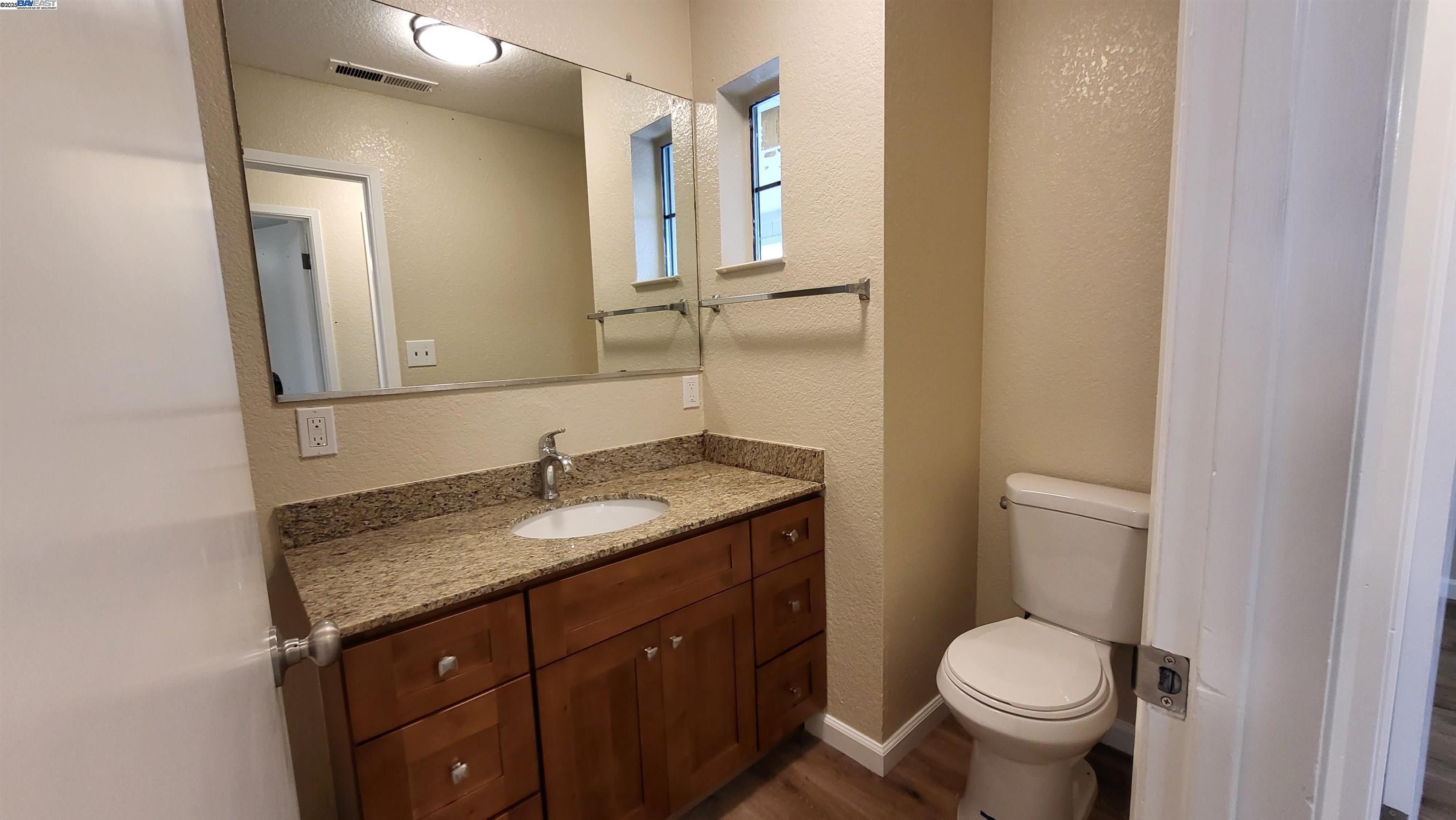 Detail Gallery Image 12 of 17 For 2137 Whitcomb Way, Modesto,  CA 95350 - – Beds | – Baths