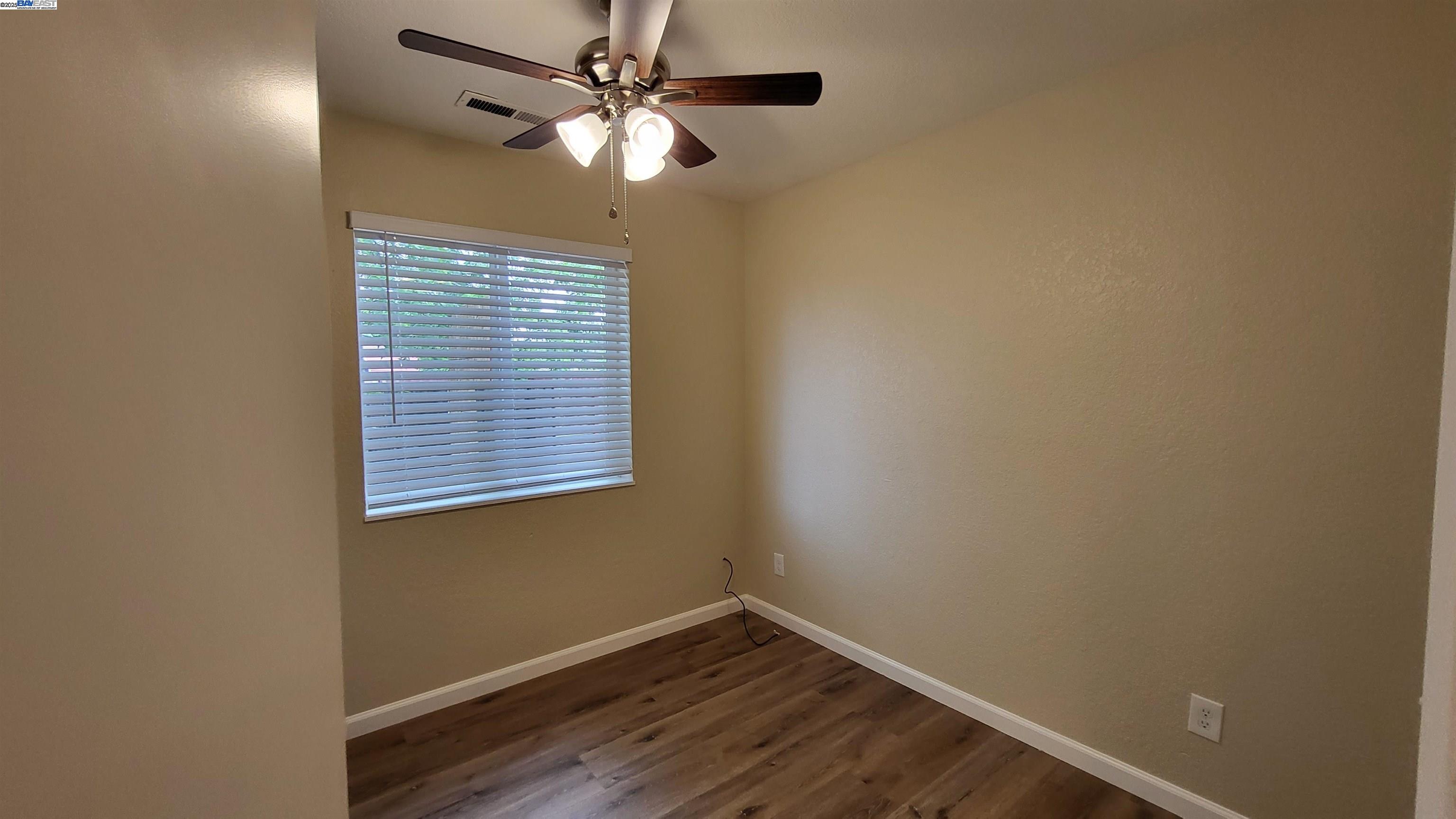 Detail Gallery Image 14 of 17 For 2137 Whitcomb Way, Modesto,  CA 95350 - – Beds | – Baths
