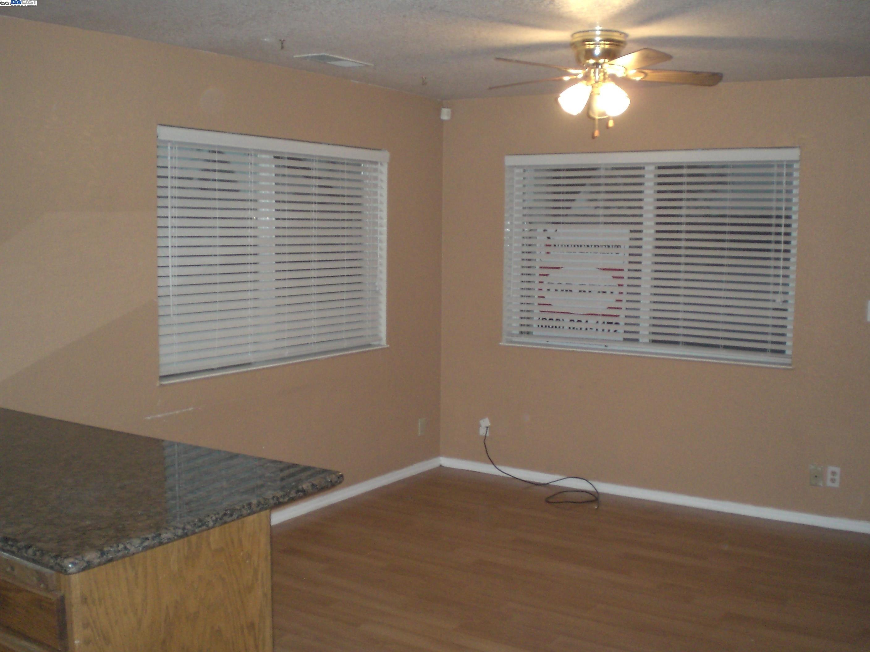 Detail Gallery Image 6 of 17 For 2137 Whitcomb Way, Modesto,  CA 95350 - – Beds | – Baths