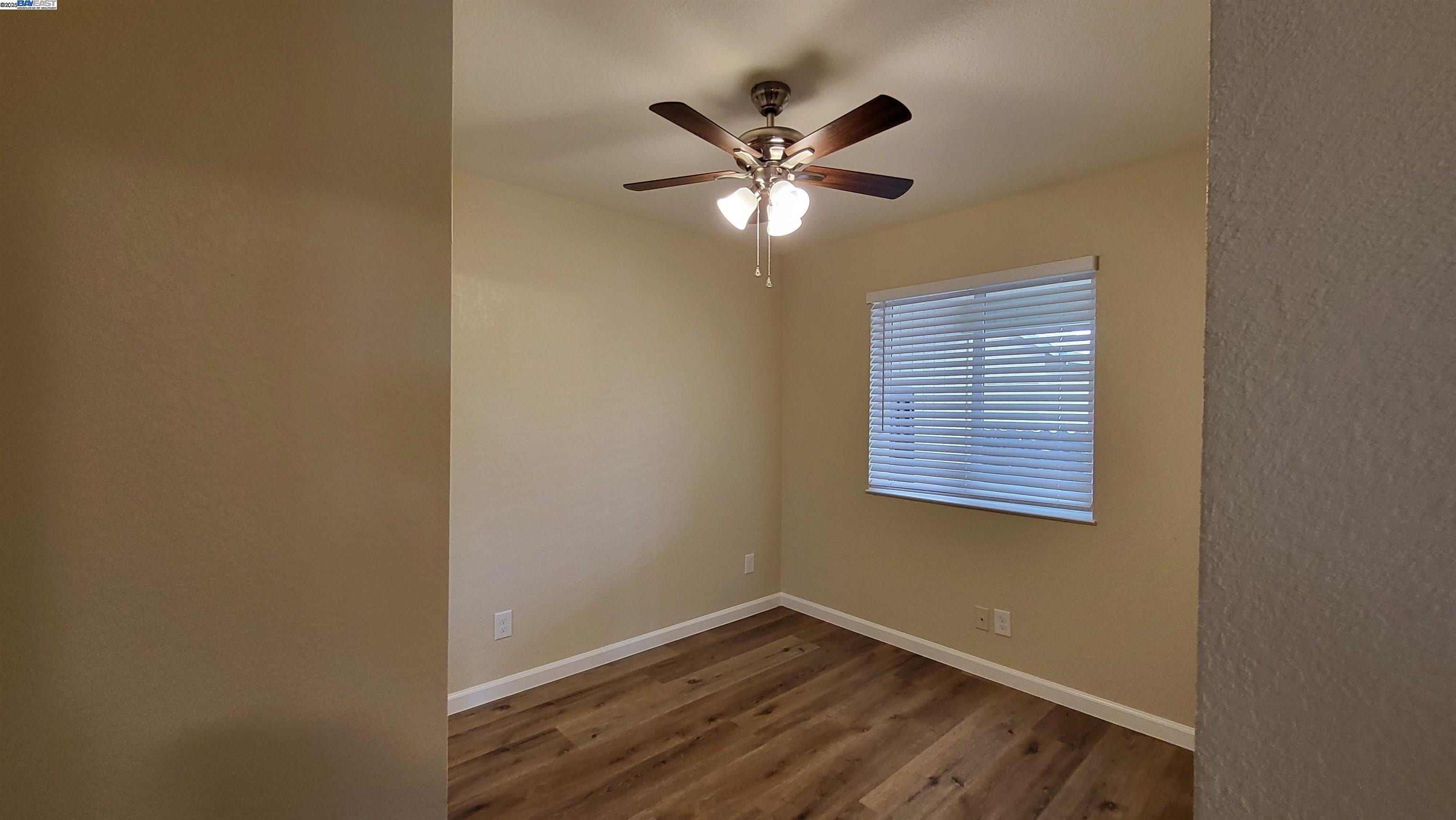 Detail Gallery Image 10 of 17 For 2137 Whitcomb Way, Modesto,  CA 95350 - – Beds | – Baths