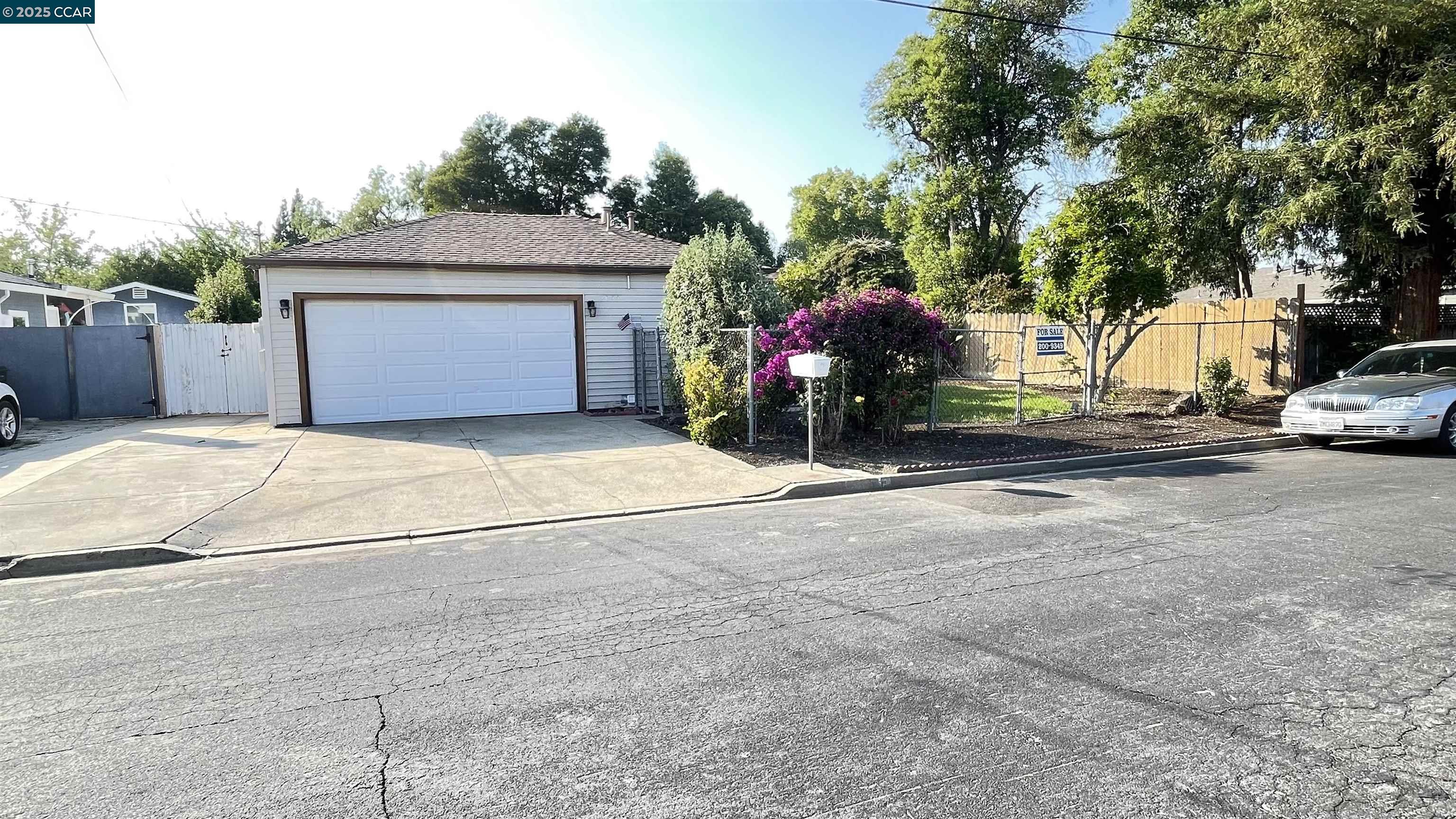 Detail Gallery Image 5 of 22 For 3655 Granzotto Dr, Concord,  CA 94519 - 3 Beds | 2 Baths
