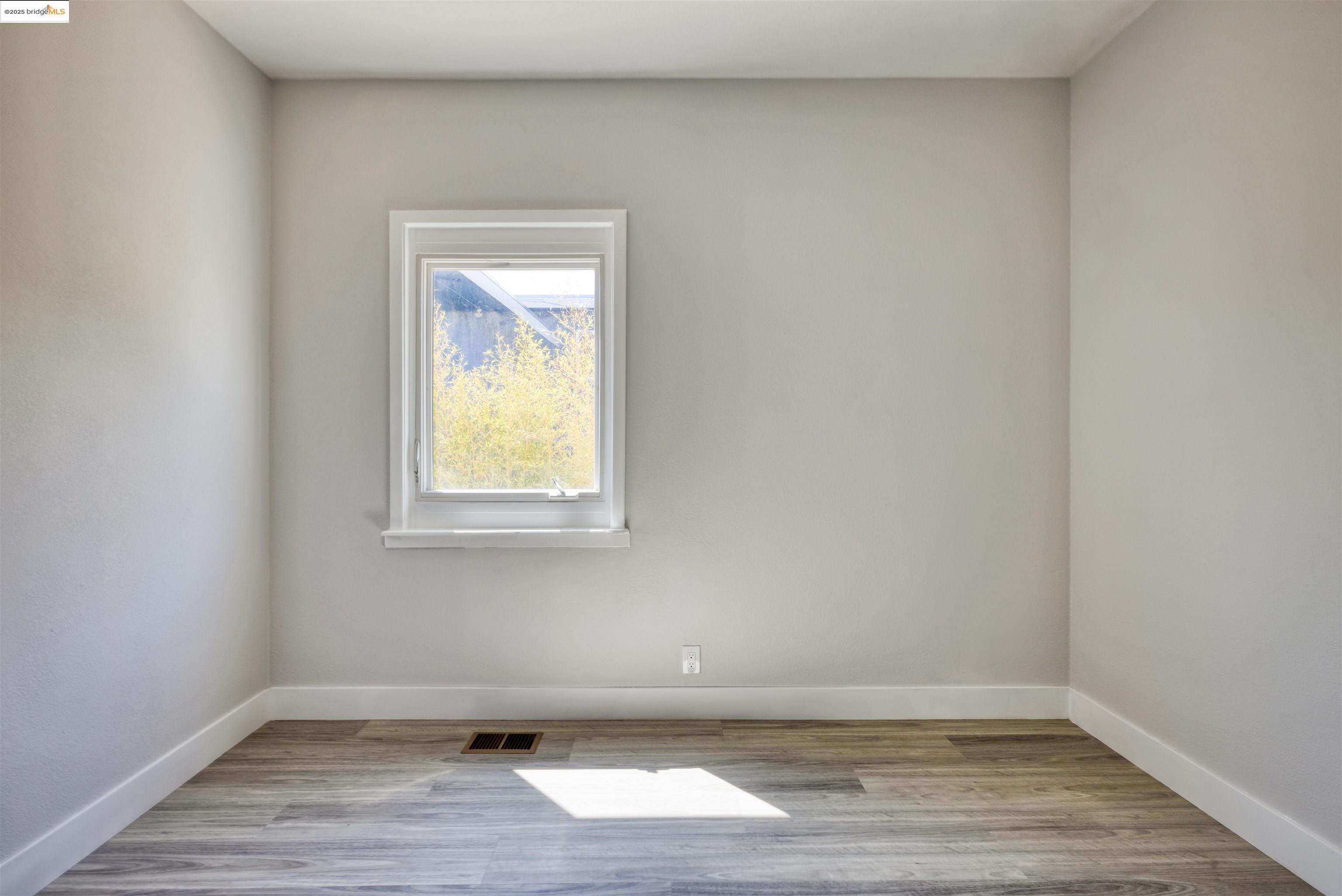 Detail Gallery Image 16 of 32 For 2914 Stanton St, Berkeley,  CA 94702 - – Beds | – Baths