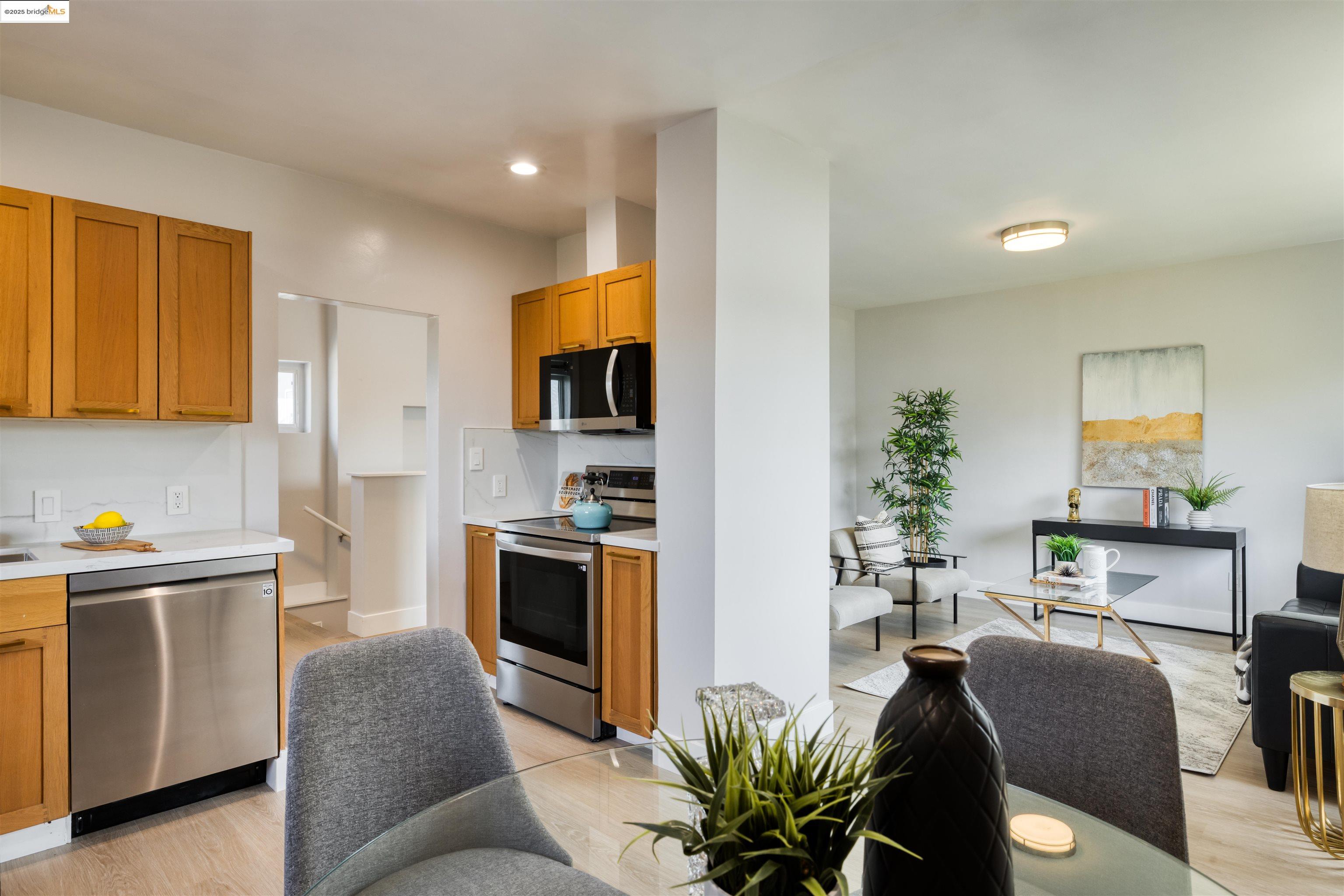 Detail Gallery Image 26 of 32 For 2914 Stanton St, Berkeley,  CA 94702 - – Beds | – Baths