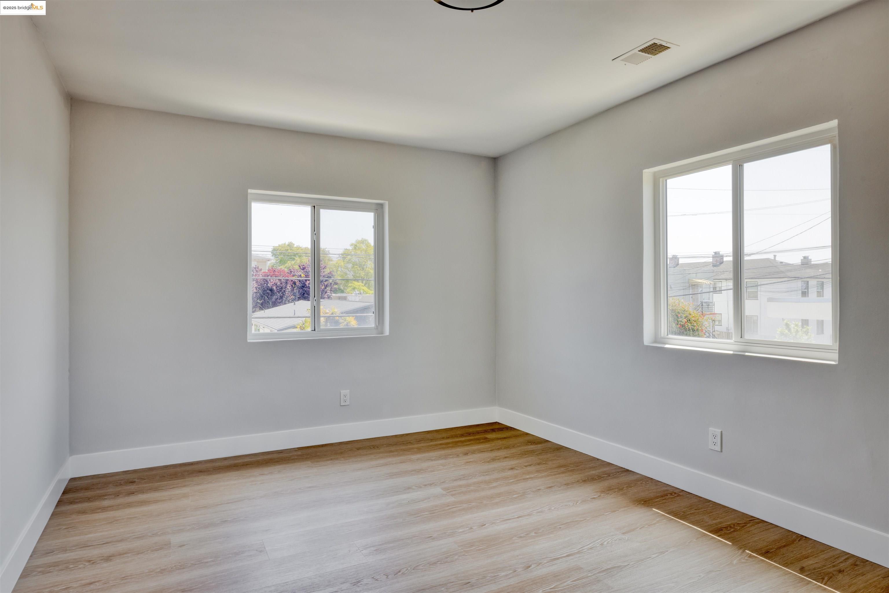 Detail Gallery Image 31 of 32 For 2914 Stanton St, Berkeley,  CA 94702 - – Beds | – Baths