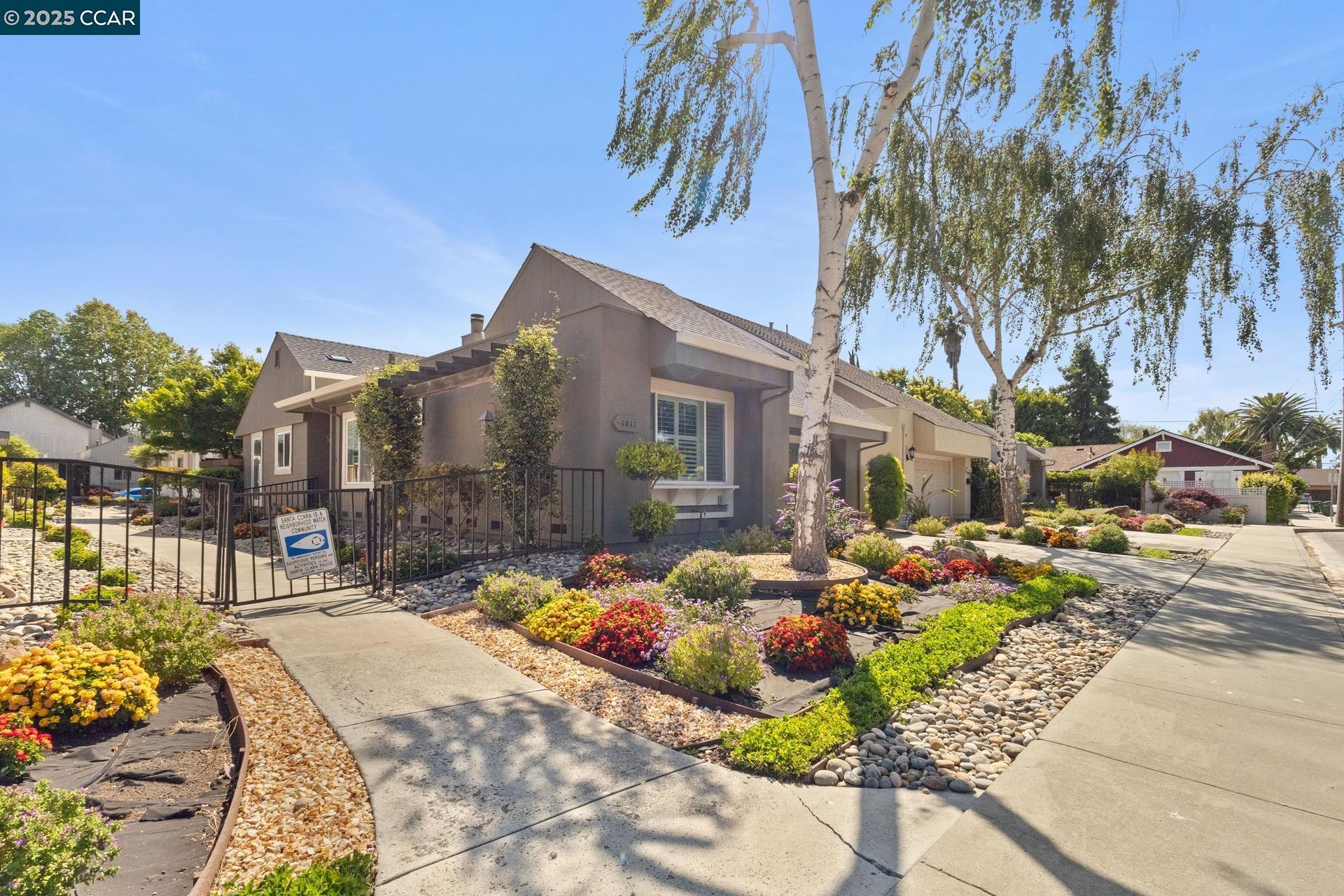 Detail Gallery Image 3 of 29 For 1911 Morse St, Santa Clara,  CA 95050 - 3 Beds | 2 Baths
