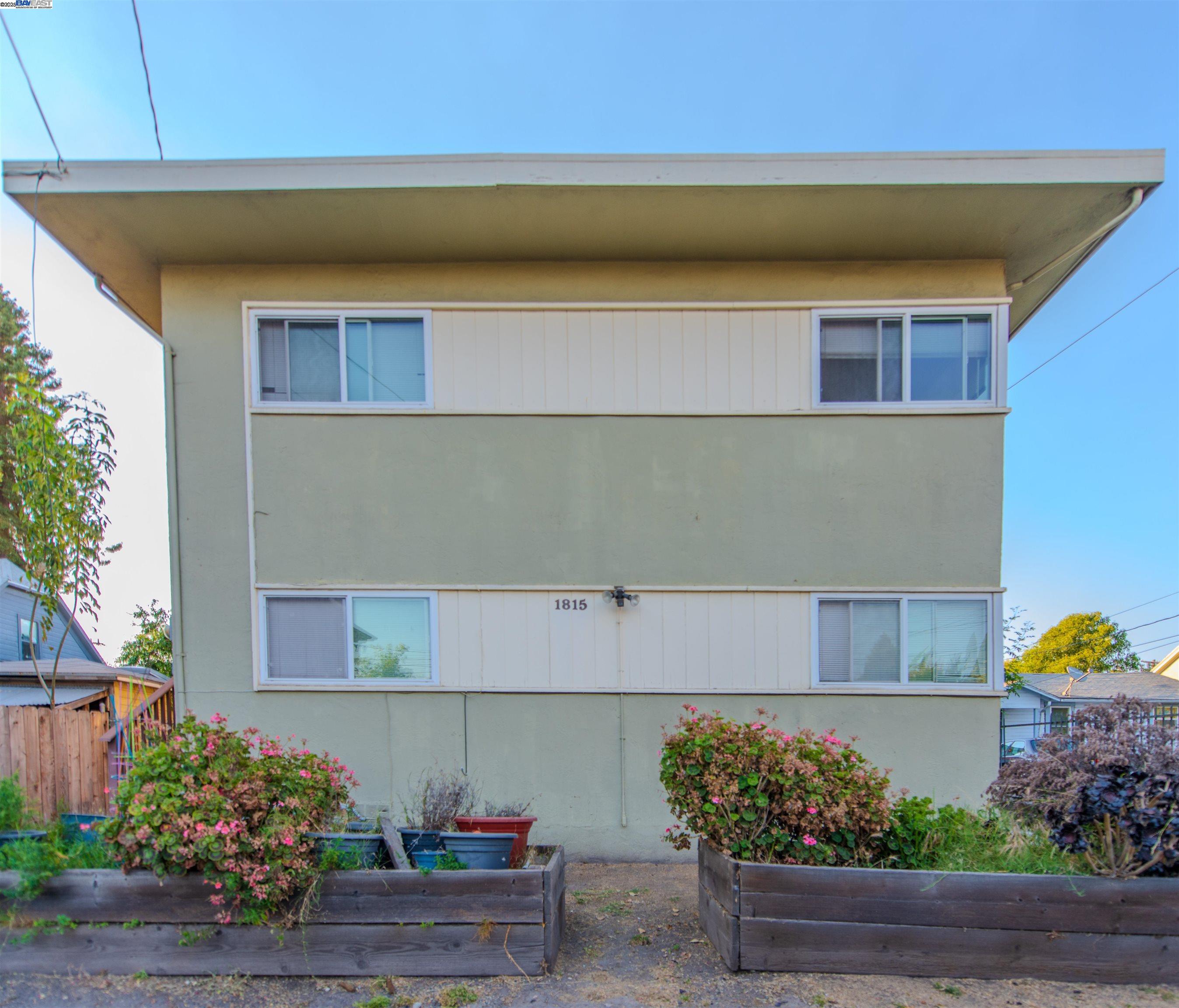 1815 Fairview St # 2, Berkeley, California 94703, 1 Bedroom Bedrooms, 3 Rooms Rooms,1 BathroomBathrooms,Residential Lease,For Rent,1815 Fairview St # 2,41100200