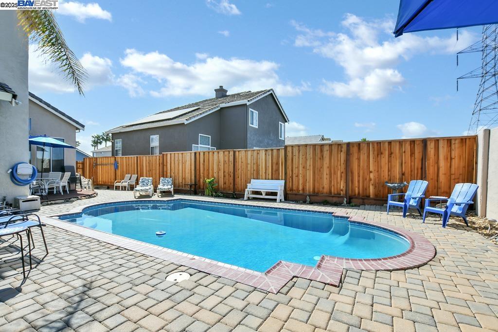 Detail Gallery Image 2 of 37 For 2218 Newport Ct., Discovery Bay,  CA 94505 - 4 Beds | 3 Baths