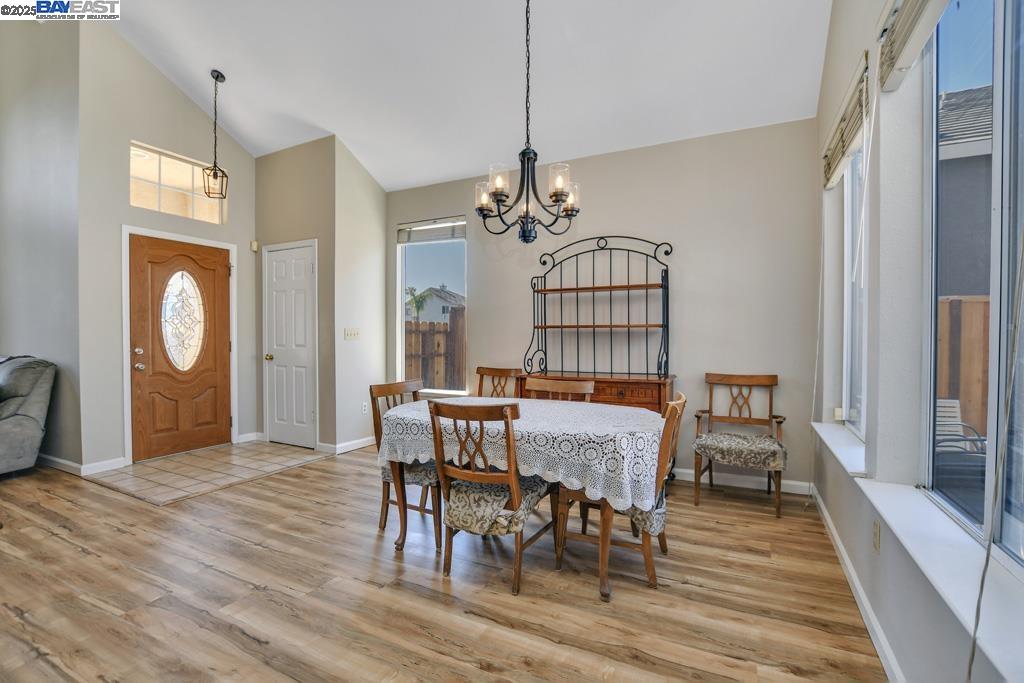 Detail Gallery Image 11 of 37 For 2218 Newport Ct., Discovery Bay,  CA 94505 - 4 Beds | 3 Baths