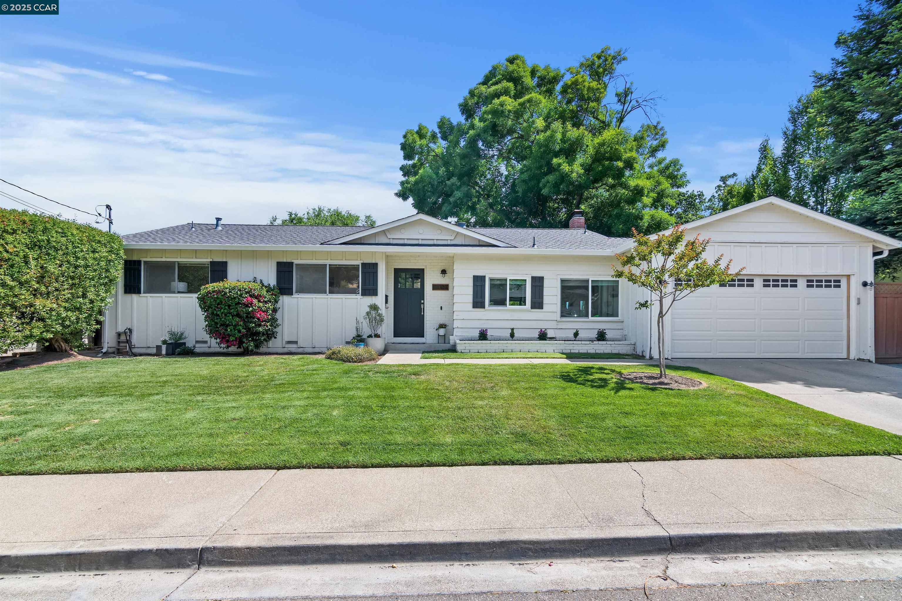Detail Gallery Image 1 of 1 For 2850 Fyne Dr, Walnut Creek,  CA 94598 - 3 Beds | 2 Baths