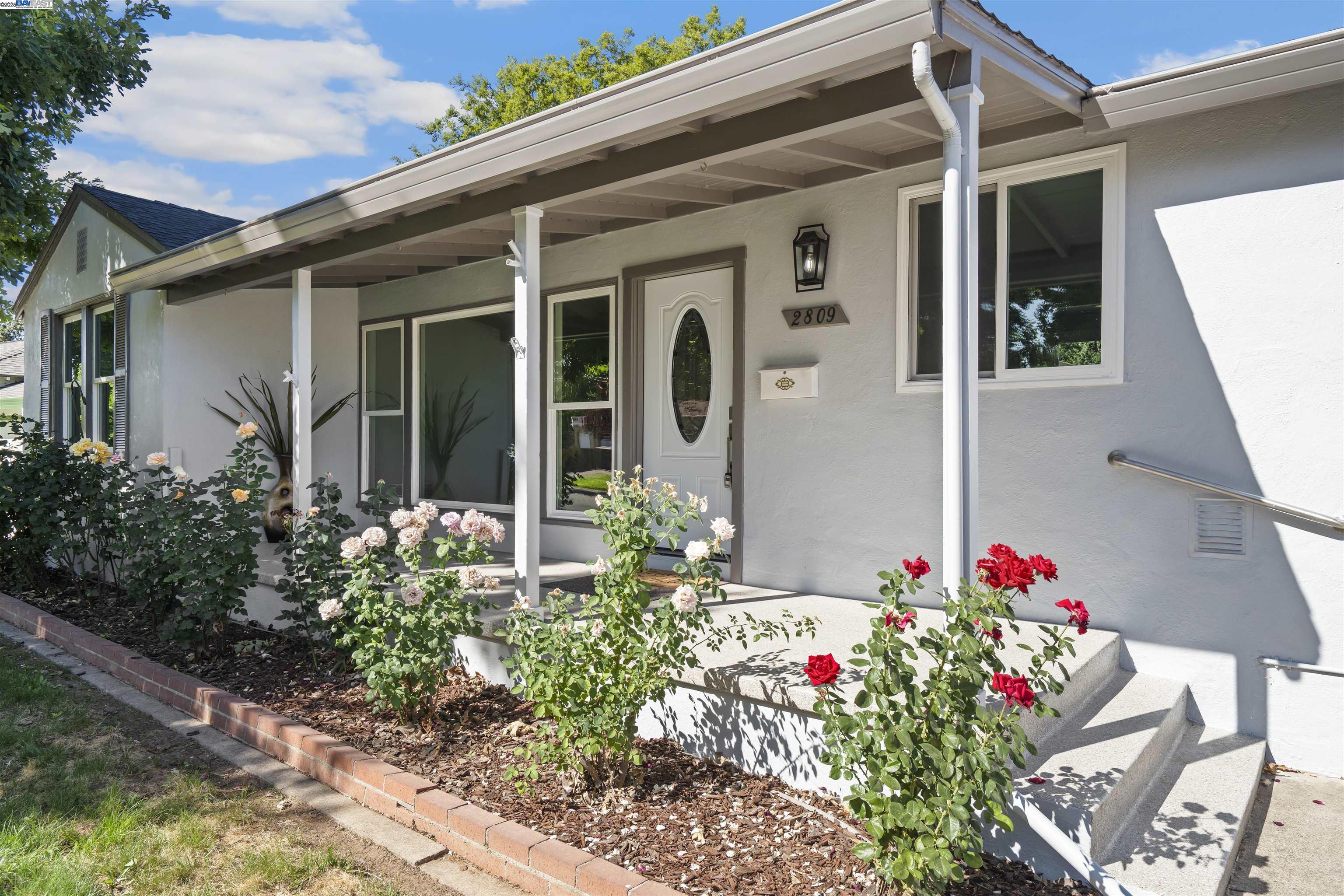 Detail Gallery Image 2 of 30 For 2809 Avalon Dr, Sacramento,  CA 95821 - 3 Beds | 1 Baths