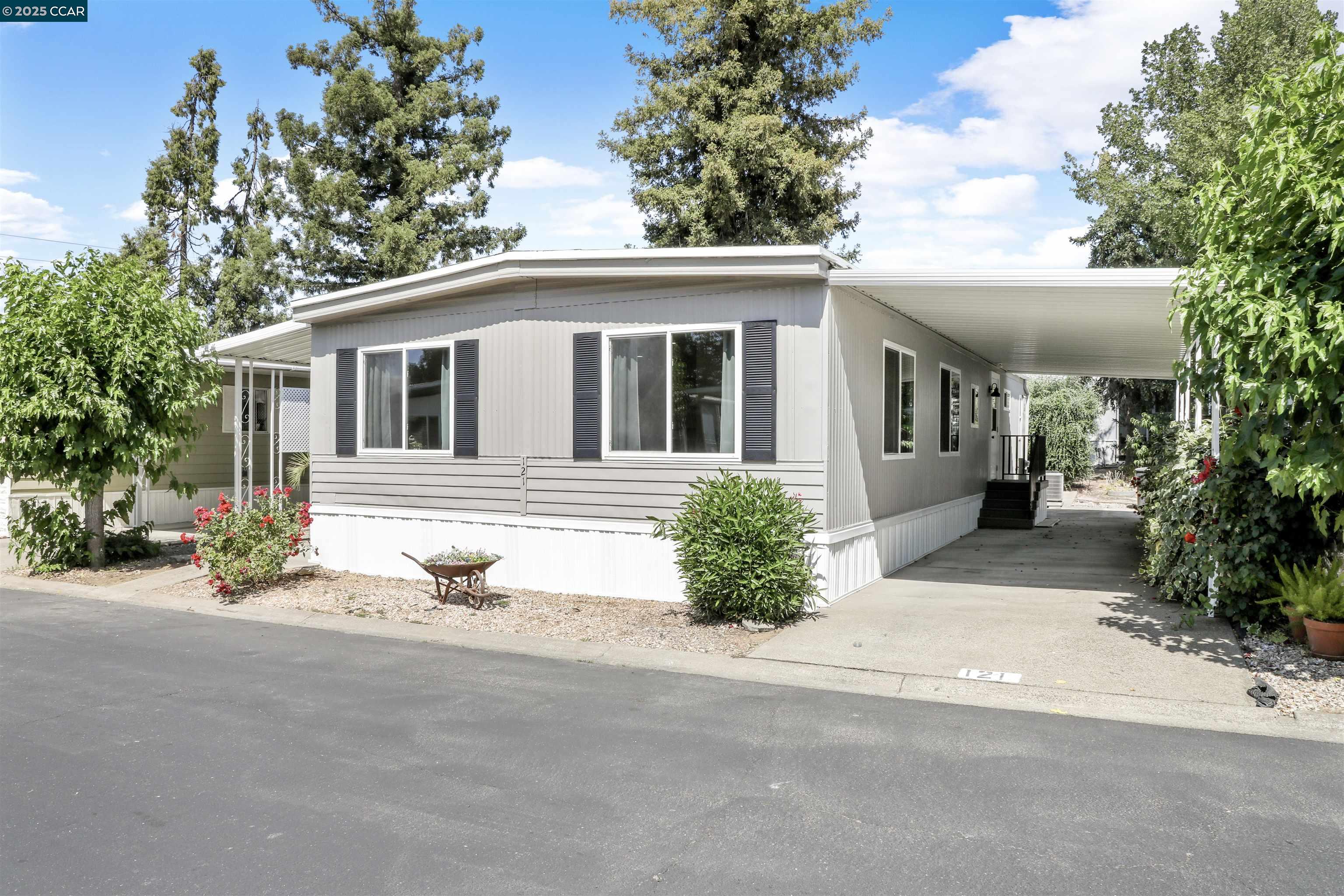 Detail Gallery Image 1 of 1 For 3231 Vineyard Ave #121,  Pleasanton,  CA 94566 - 2 Beds | 2 Baths