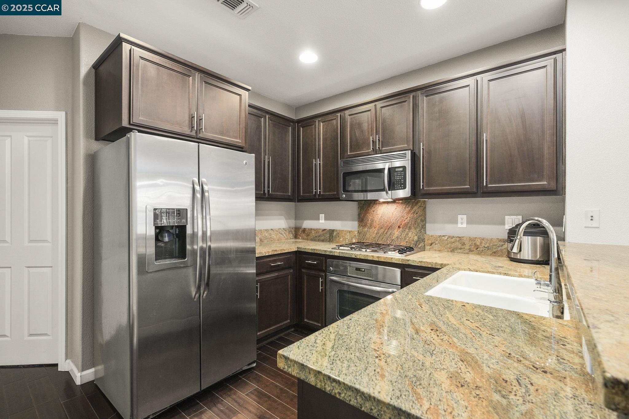Photo #3: 41100221 Listing 