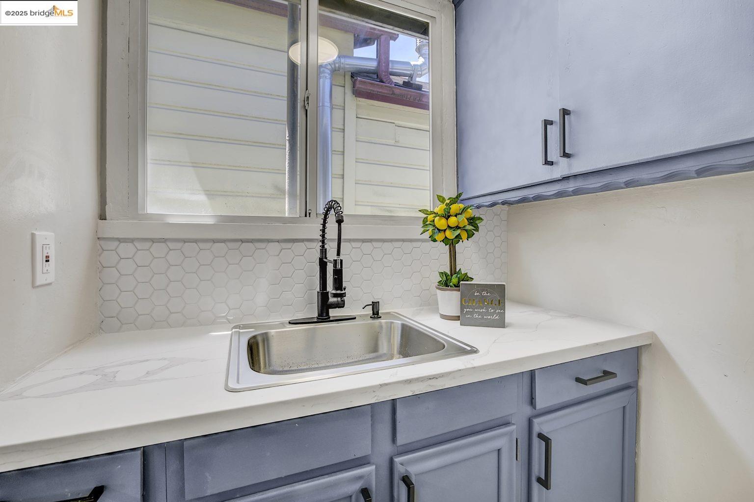 Detail Gallery Image 18 of 46 For 319 S 37th St, Richmond,  CA 94804 - 4 Beds | 2 Baths