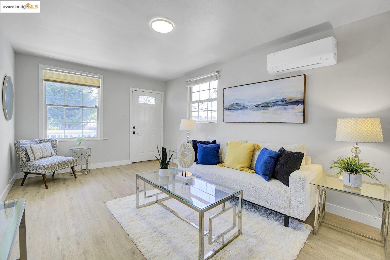 Detail Gallery Image 6 of 46 For 319 S 37th St, Richmond,  CA 94804 - 4 Beds | 2 Baths