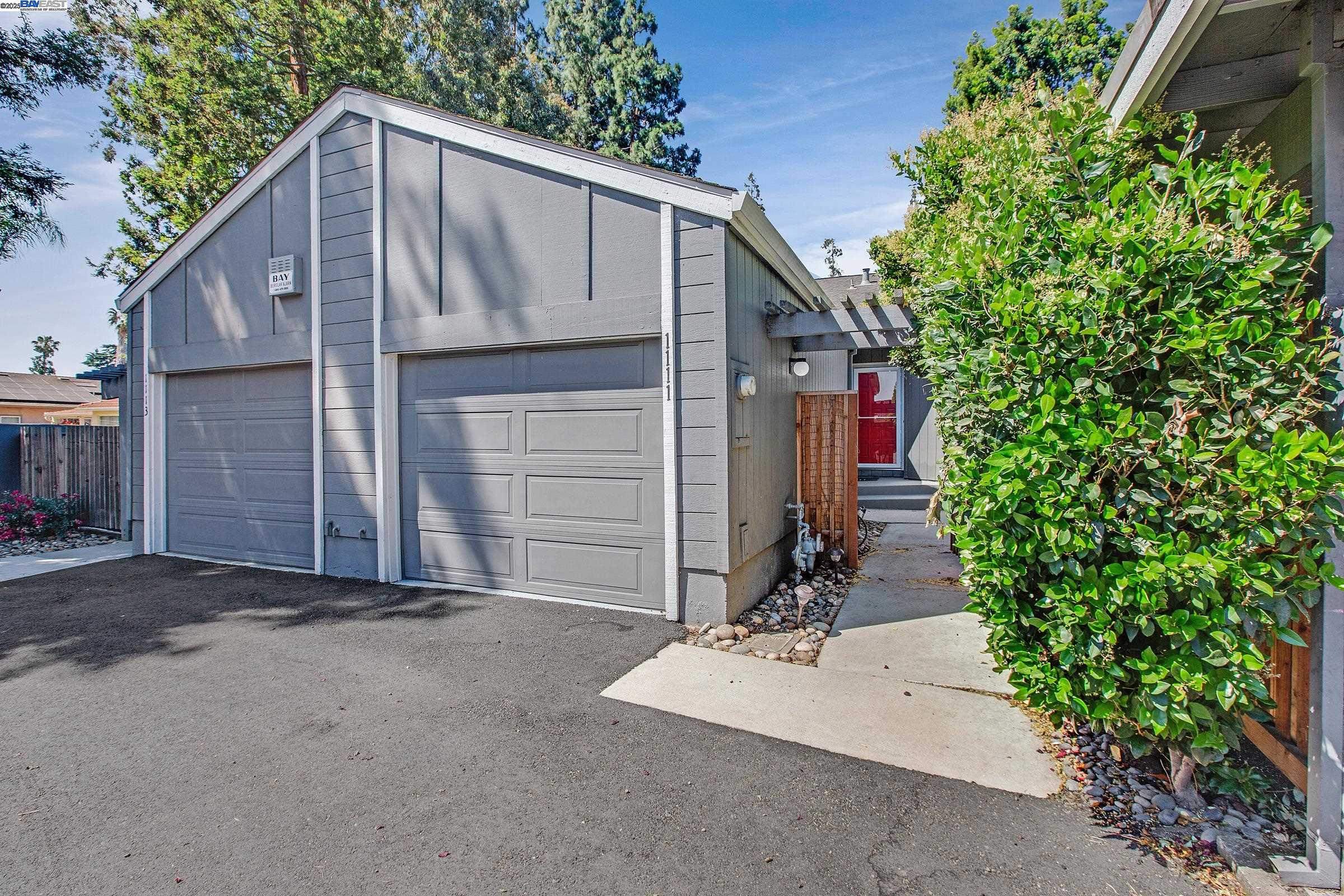 Detail Gallery Image 1 of 1 For 1111 Prevost Ct, San Jose,  CA 95125 - 2 Beds | 2 Baths