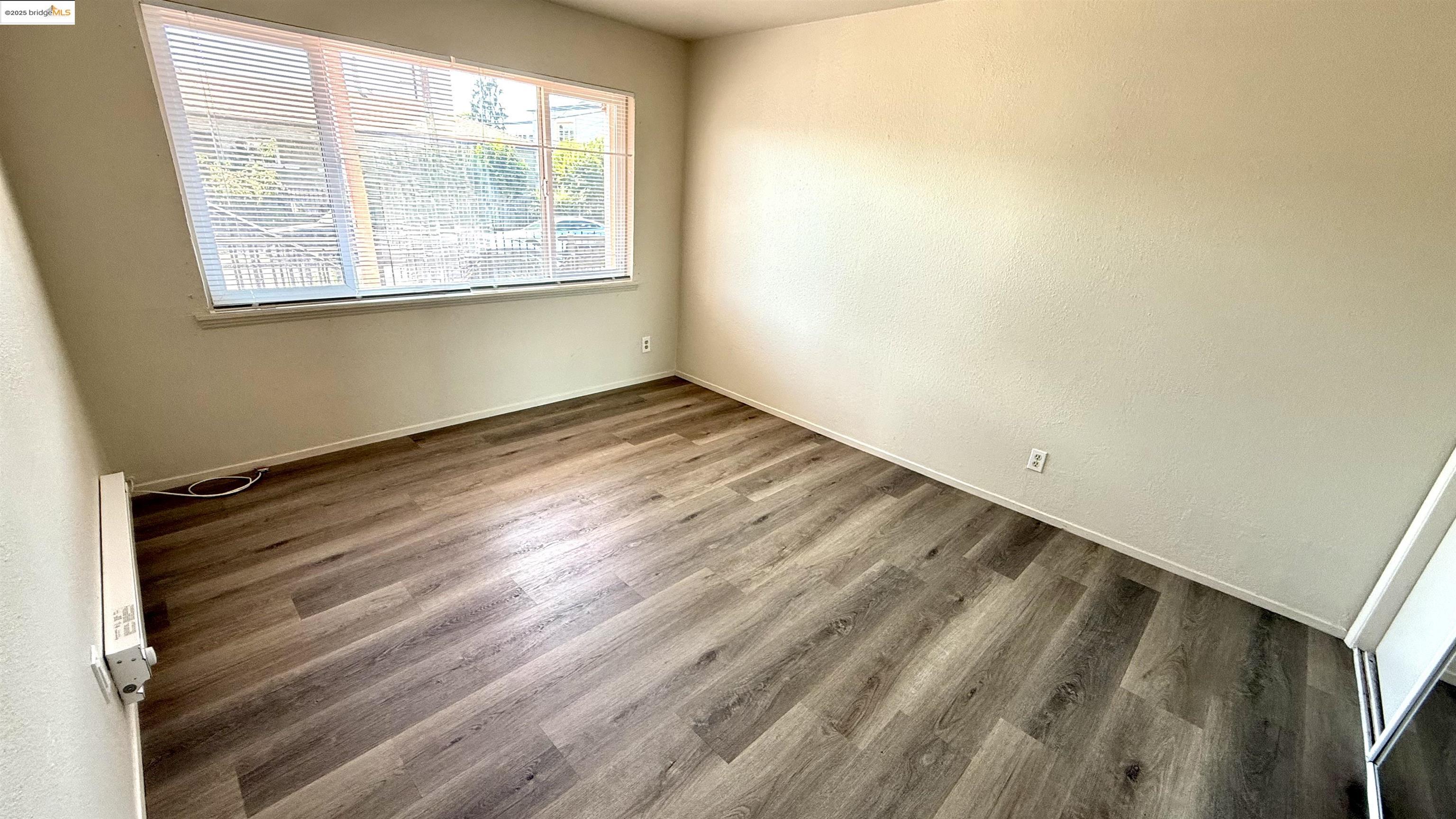Detail Gallery Image 3 of 7 For 10100 Walnut #2,  Oakland,  CA 94603 - 2 Beds | 1 Baths