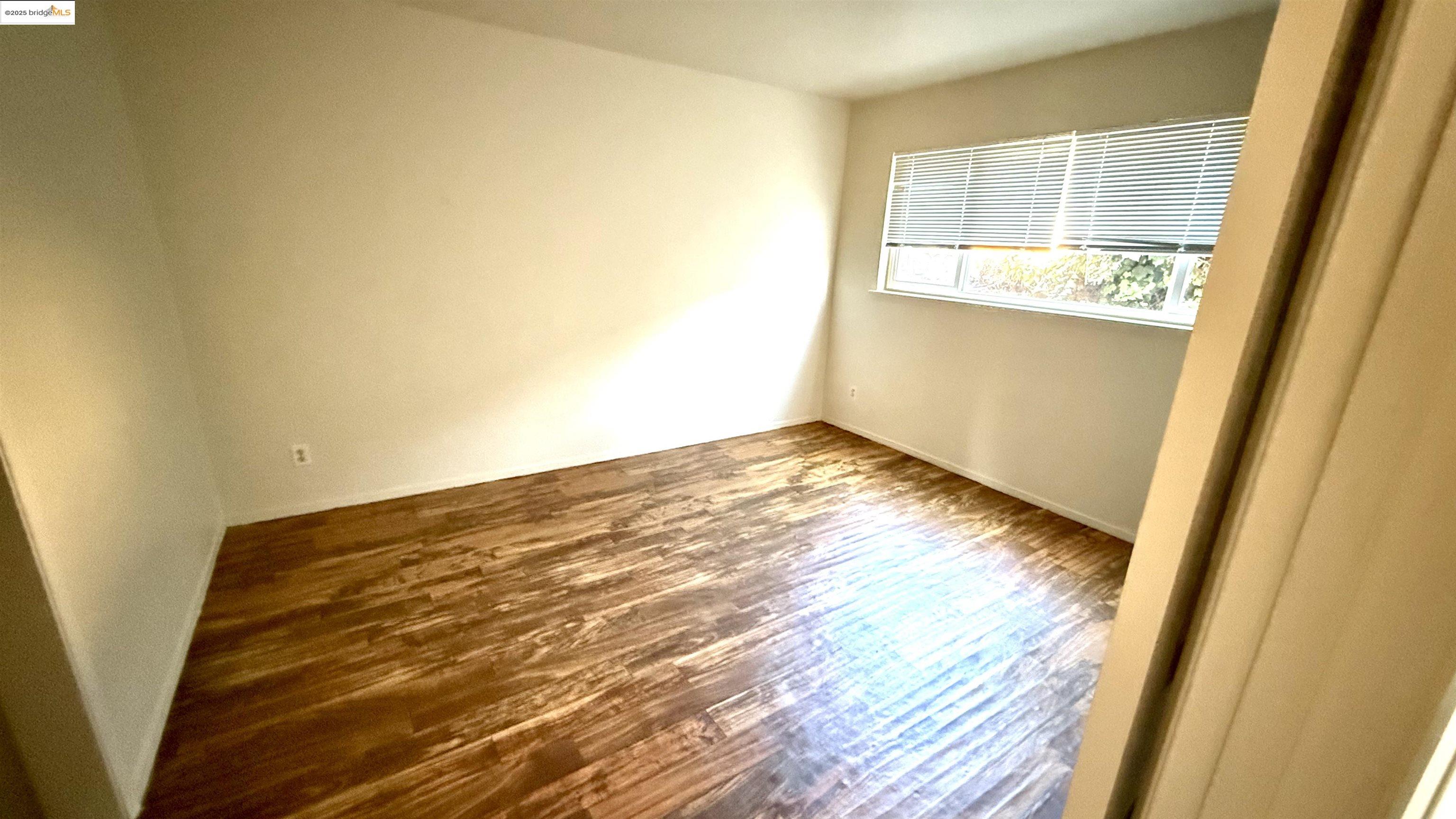 Detail Gallery Image 7 of 7 For 10100 Walnut #2,  Oakland,  CA 94603 - 2 Beds | 1 Baths