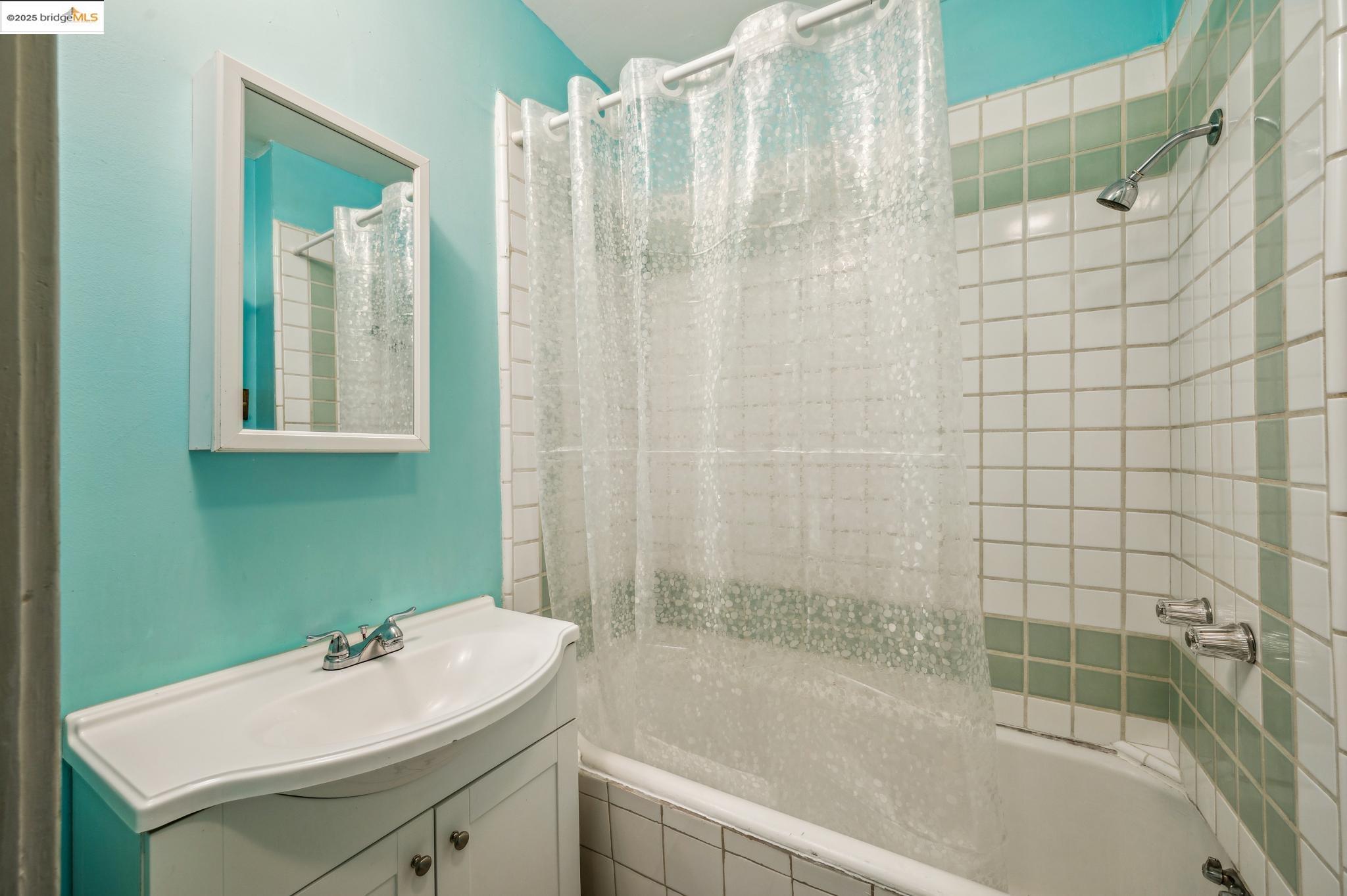 Detail Gallery Image 16 of 44 For 1820 International Blvd, Oakland,  CA 94606 - – Beds | – Baths
