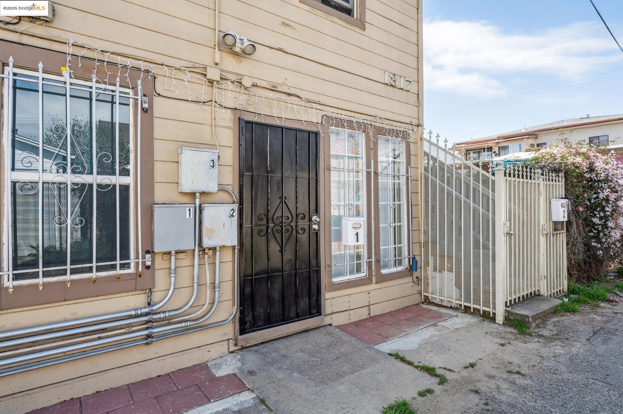 Detail Gallery Image 3 of 44 For 1820 International Blvd, Oakland,  CA 94606 - – Beds | – Baths