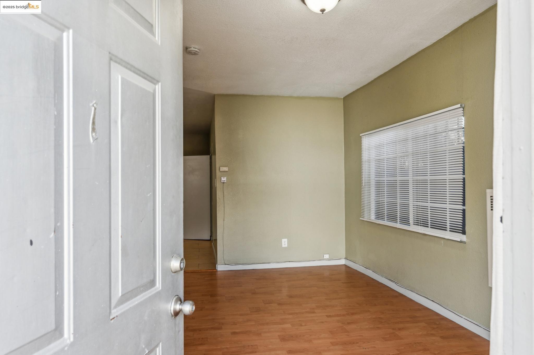 Detail Gallery Image 5 of 44 For 1820 International Blvd, Oakland,  CA 94606 - – Beds | – Baths