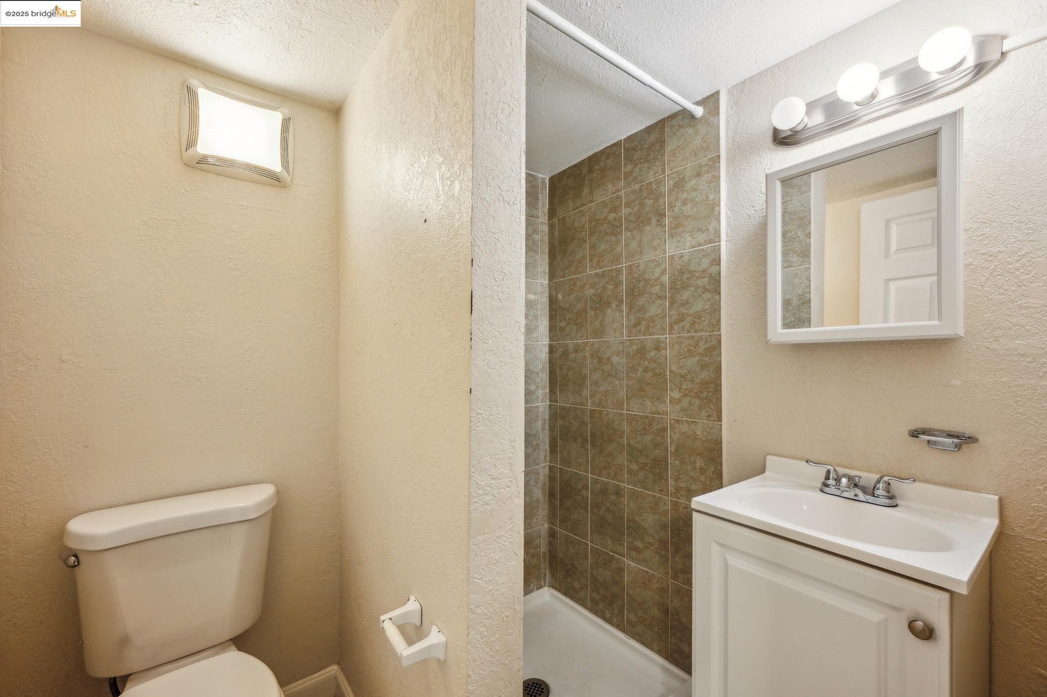 Detail Gallery Image 42 of 44 For 1820 International Blvd, Oakland,  CA 94606 - – Beds | – Baths