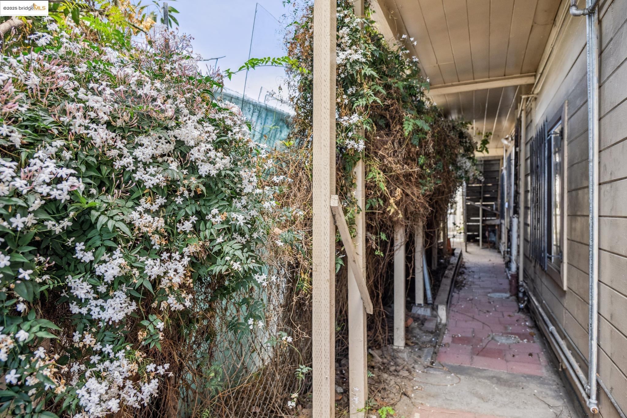 Detail Gallery Image 44 of 44 For 1820 International Blvd, Oakland,  CA 94606 - – Beds | – Baths