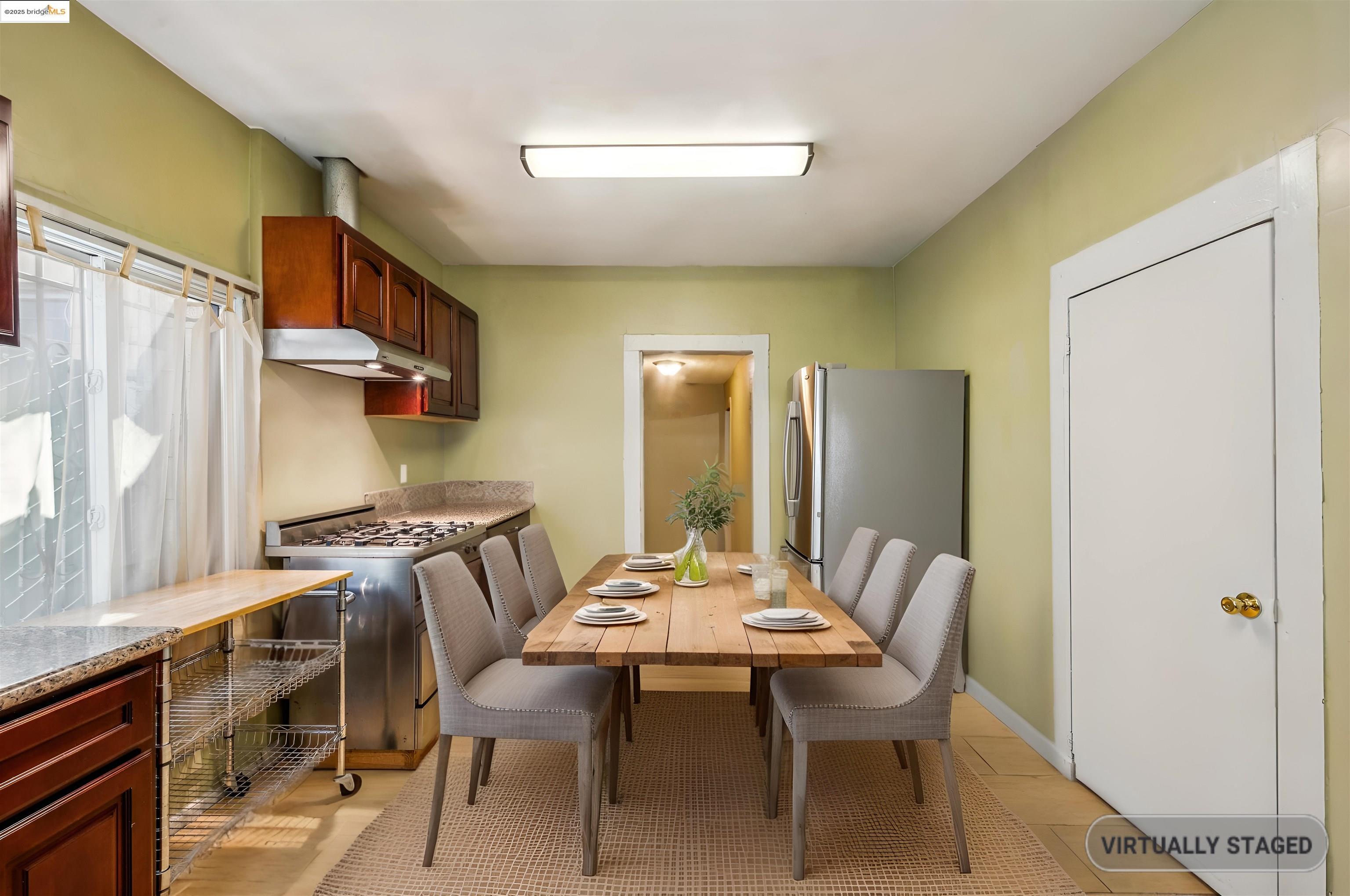 Detail Gallery Image 7 of 44 For 1820 International Blvd, Oakland,  CA 94606 - – Beds | – Baths
