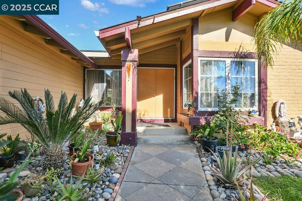 Detail Gallery Image 5 of 36 For 2256 Concord Dr, Pittsburg,  CA 94565-4479 - 3 Beds | 2 Baths