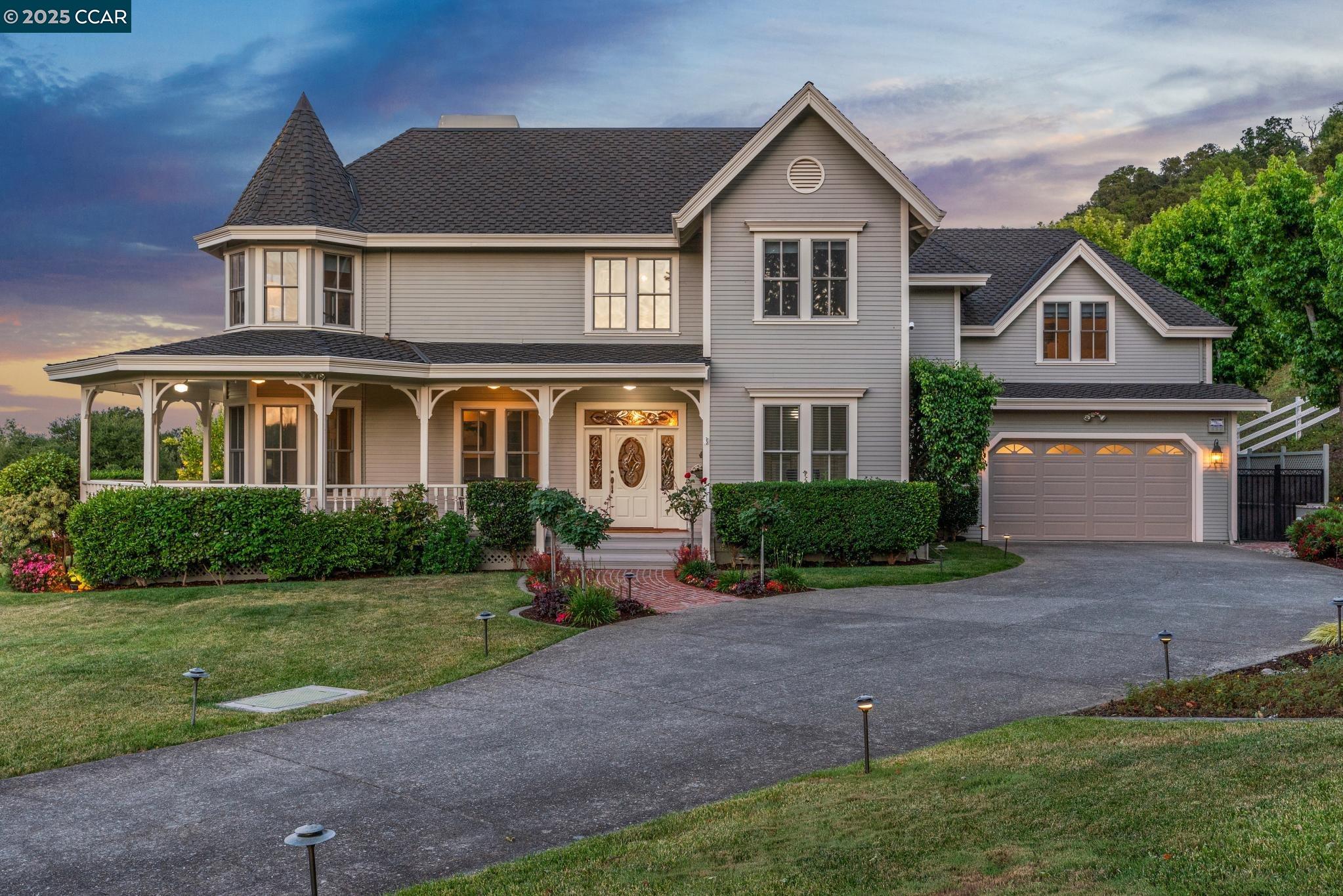 555 Highland Dr