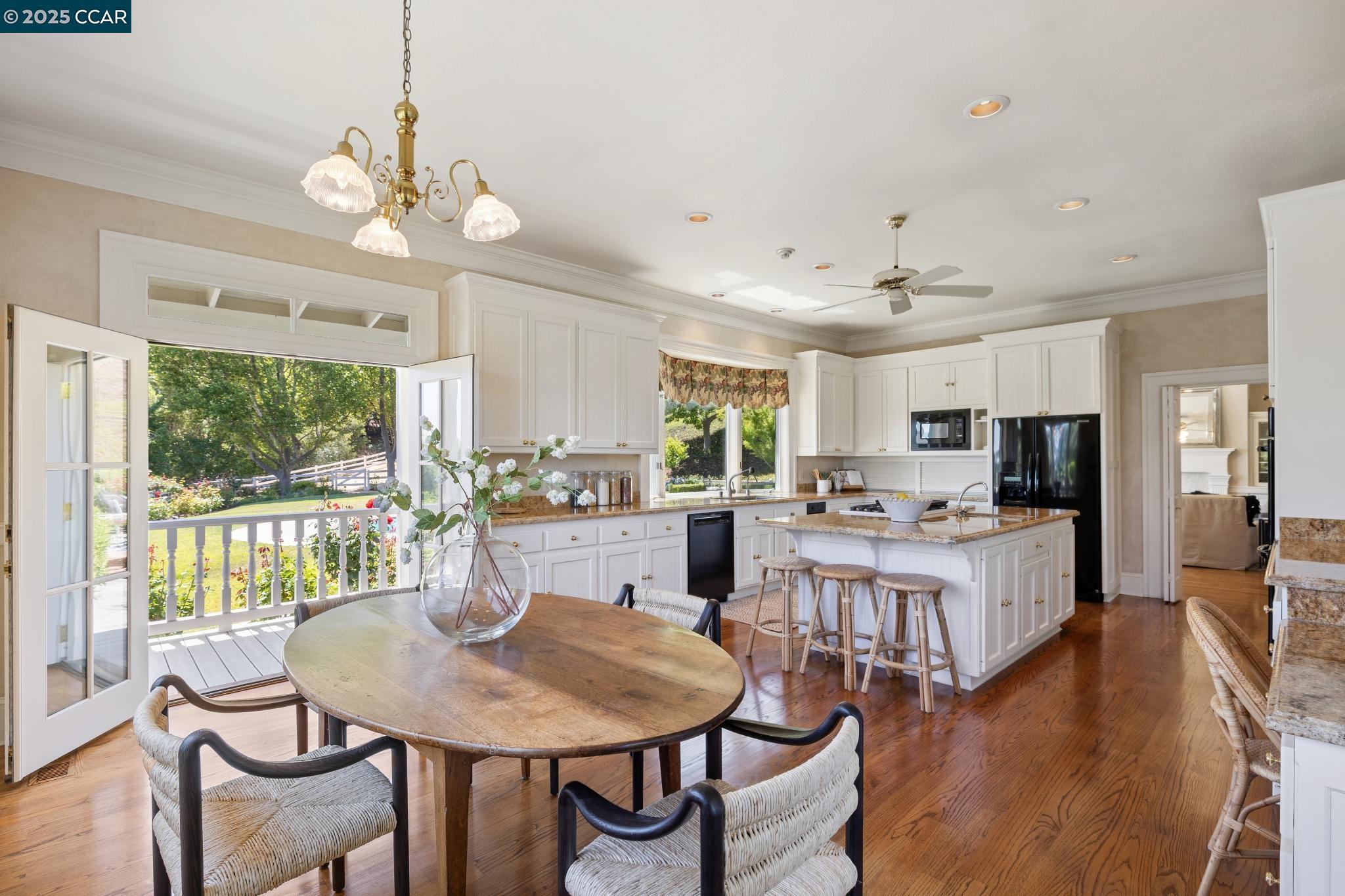 Detail Gallery Image 16 of 59 For 555 Highland Dr, Danville,  CA 94526 - 5 Beds | 3/1 Baths