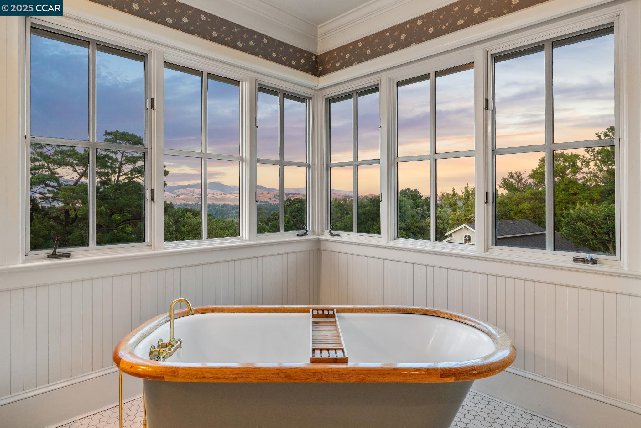 Detail Gallery Image 27 of 59 For 555 Highland Dr, Danville,  CA 94526 - 5 Beds | 3/1 Baths