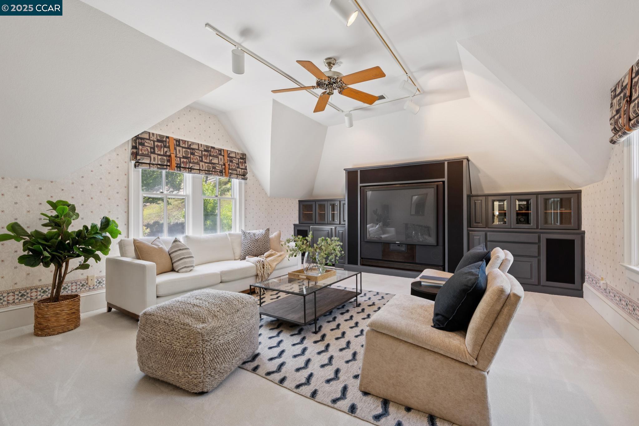 Detail Gallery Image 29 of 59 For 555 Highland Dr, Danville,  CA 94526 - 5 Beds | 3/1 Baths