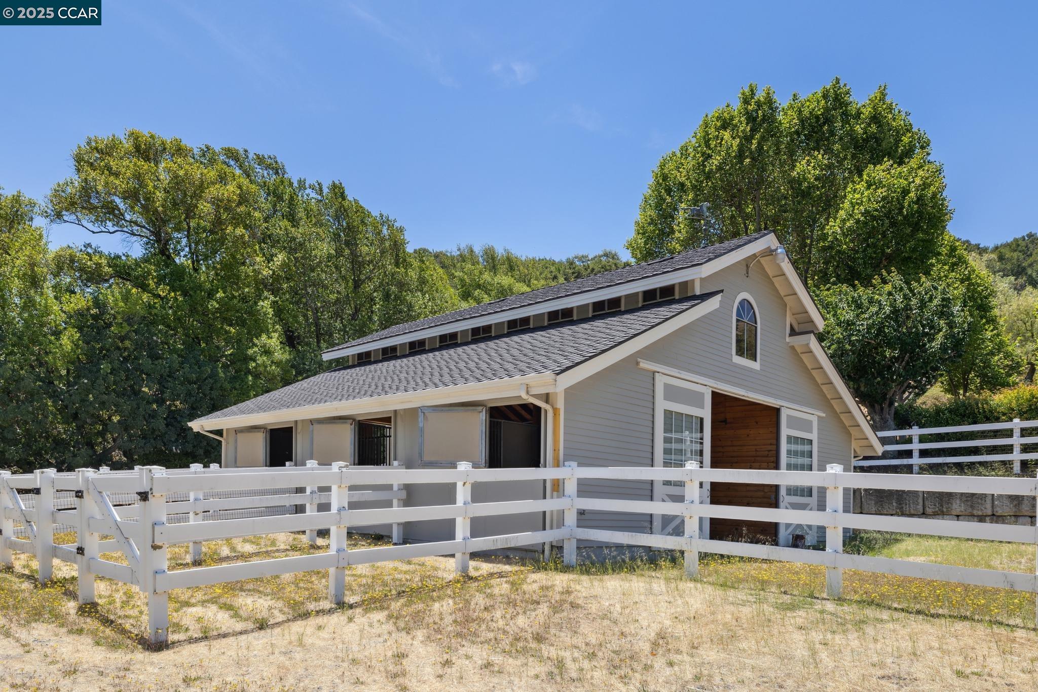 Detail Gallery Image 33 of 59 For 555 Highland Dr, Danville,  CA 94526 - 5 Beds | 3/1 Baths