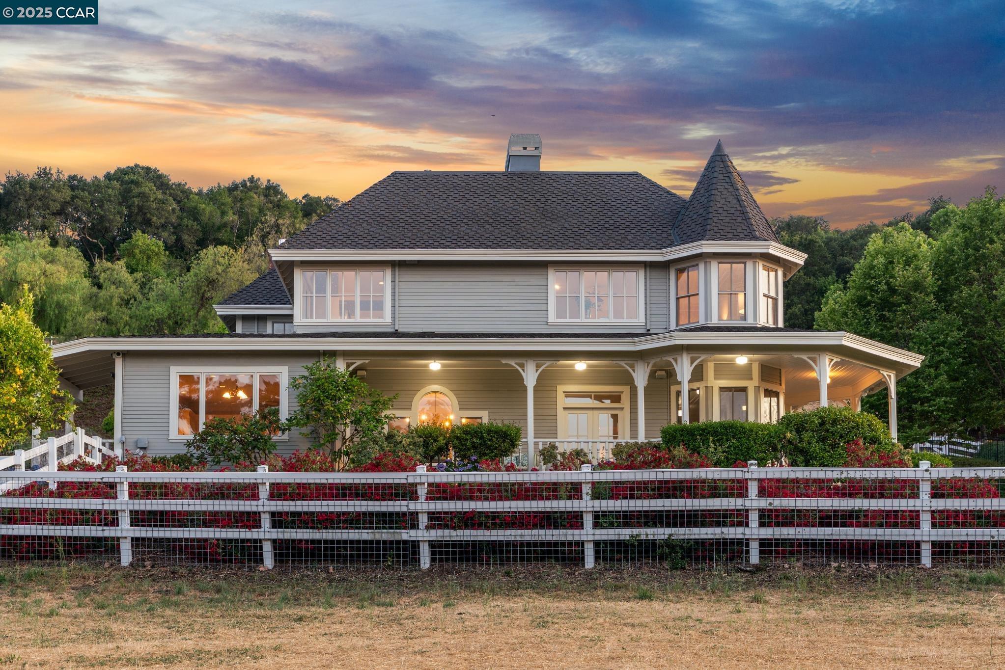 Detail Gallery Image 6 of 59 For 555 Highland Dr, Danville,  CA 94526 - 5 Beds | 3/1 Baths