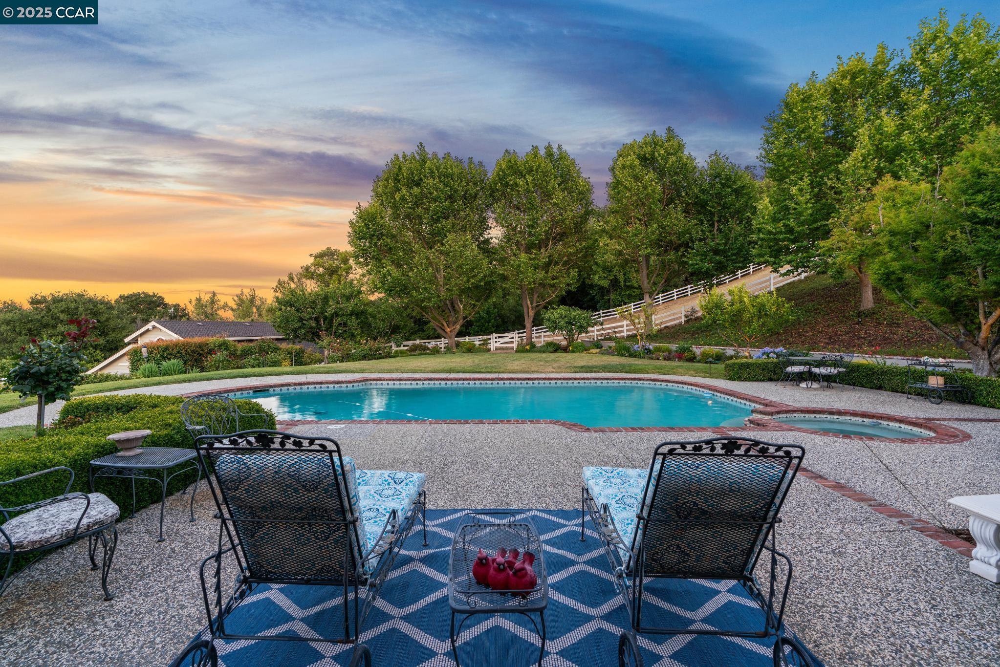 Detail Gallery Image 7 of 59 For 555 Highland Dr, Danville,  CA 94526 - 5 Beds | 3/1 Baths