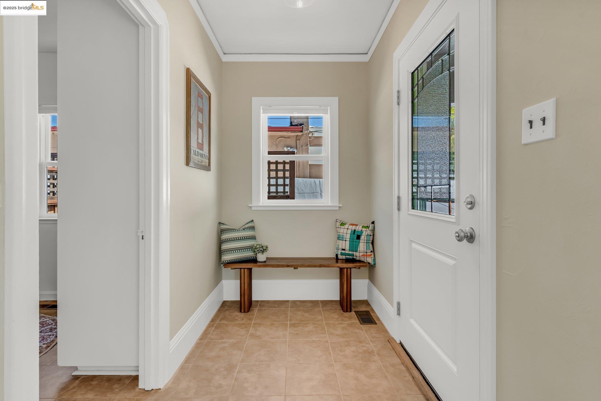 Detail Gallery Image 16 of 48 For 3671 38th Ave, Oakland,  CA 94619 - 3 Beds | 1/1 Baths