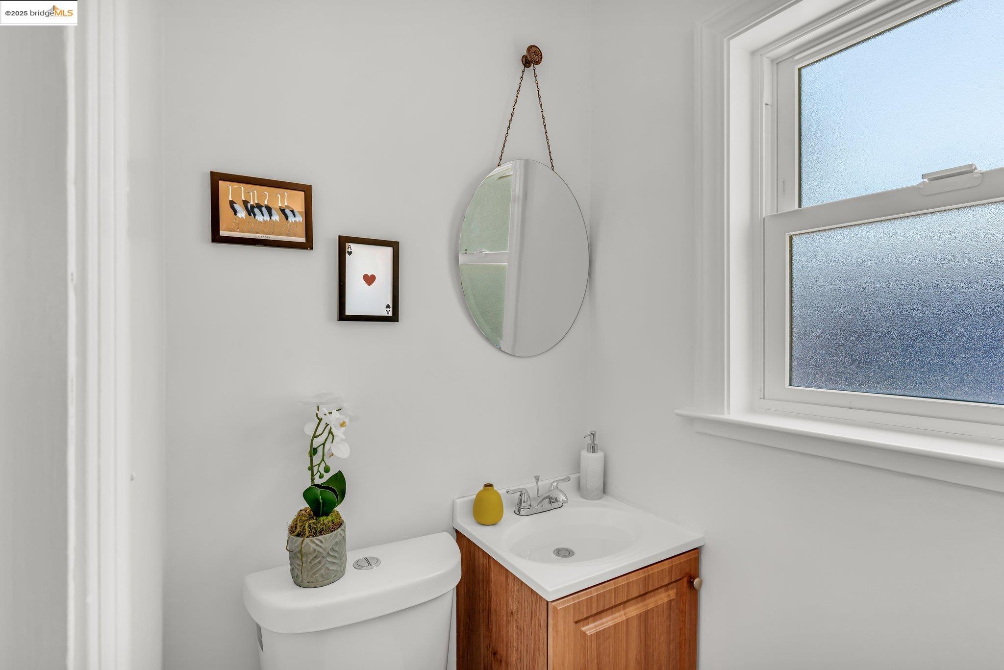 Detail Gallery Image 19 of 48 For 3671 38th Ave, Oakland,  CA 94619 - 3 Beds | 1/1 Baths