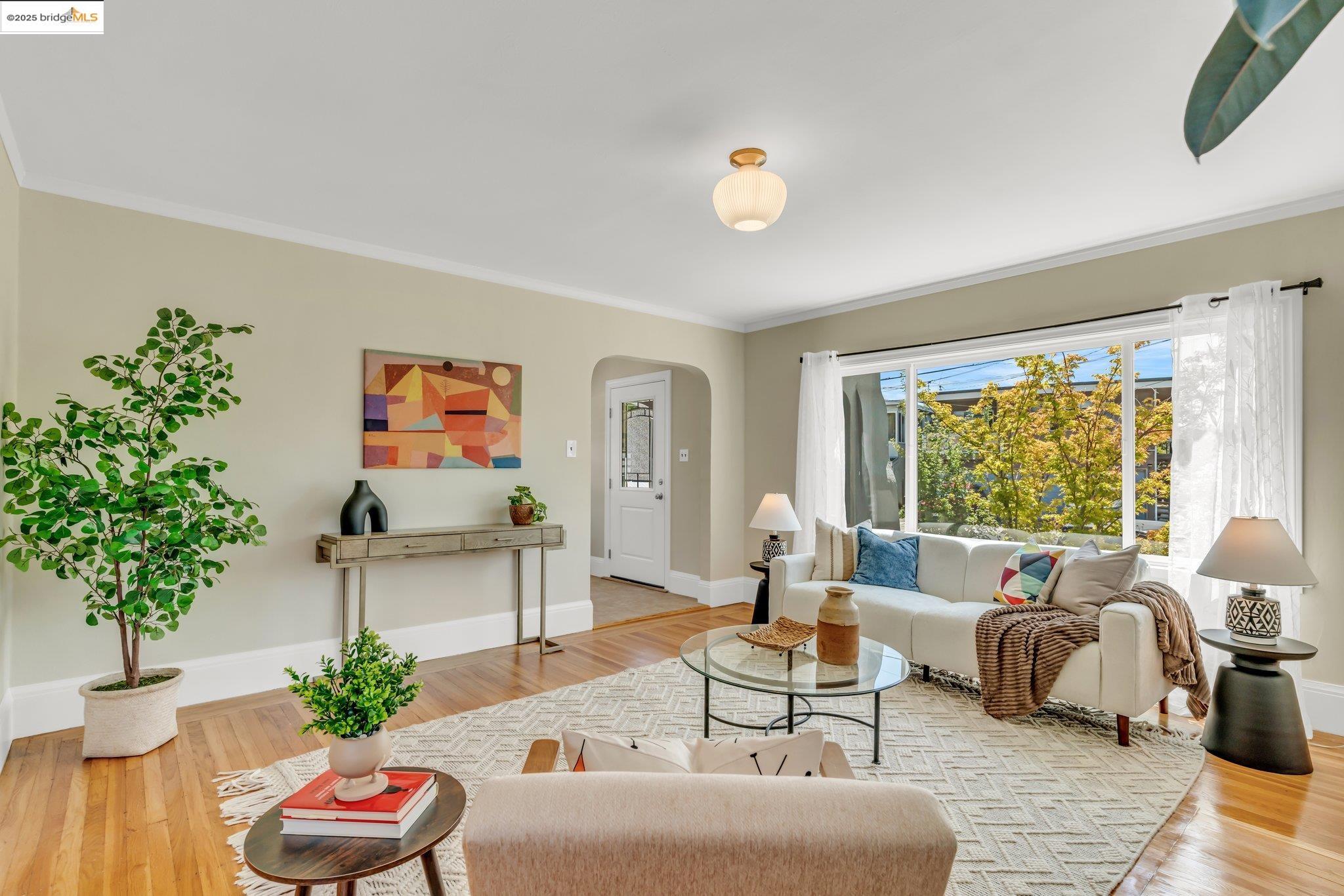 Detail Gallery Image 6 of 48 For 3671 38th Ave, Oakland,  CA 94619 - 3 Beds | 1/1 Baths