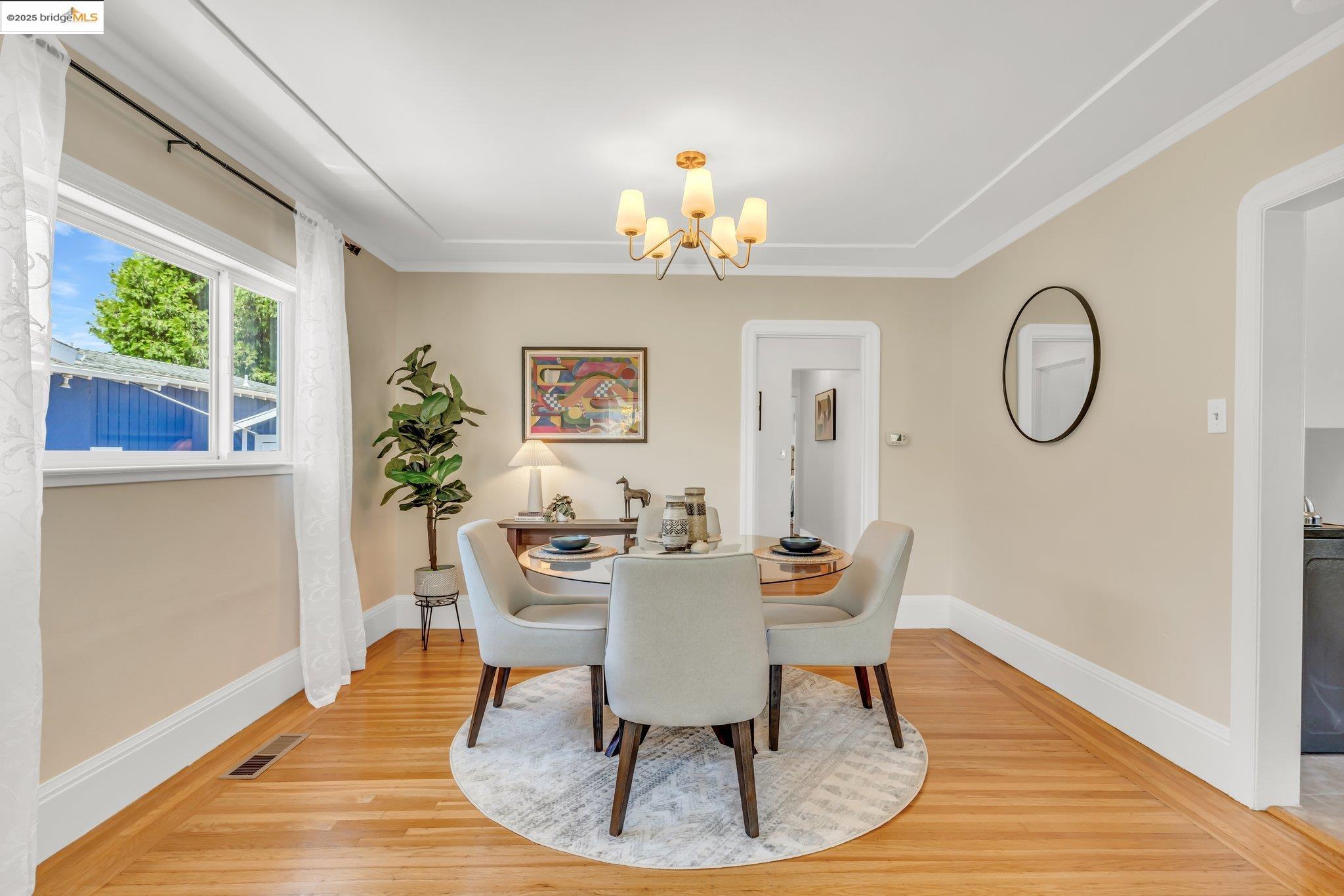 Detail Gallery Image 10 of 48 For 3671 38th Ave, Oakland,  CA 94619 - 3 Beds | 1/1 Baths